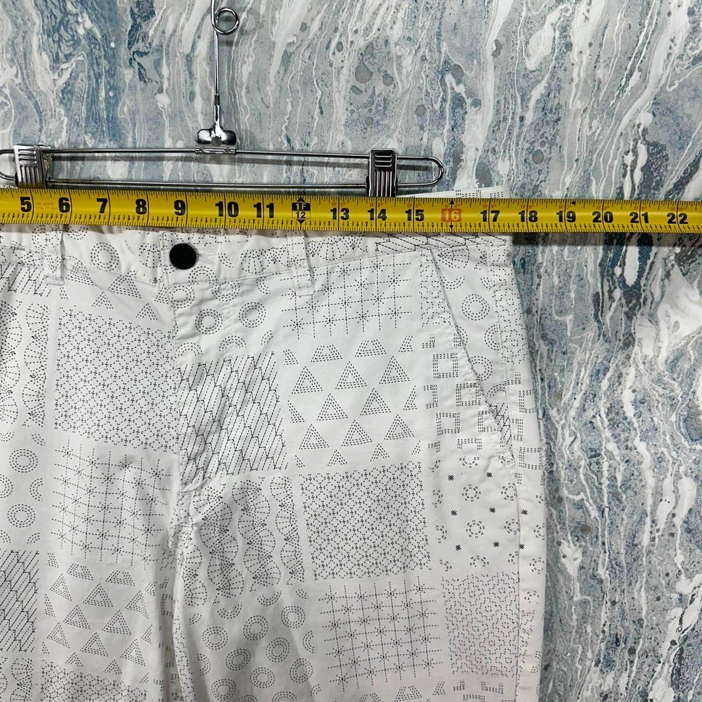 Armani Exchange Geometric Print White Shorts (34)