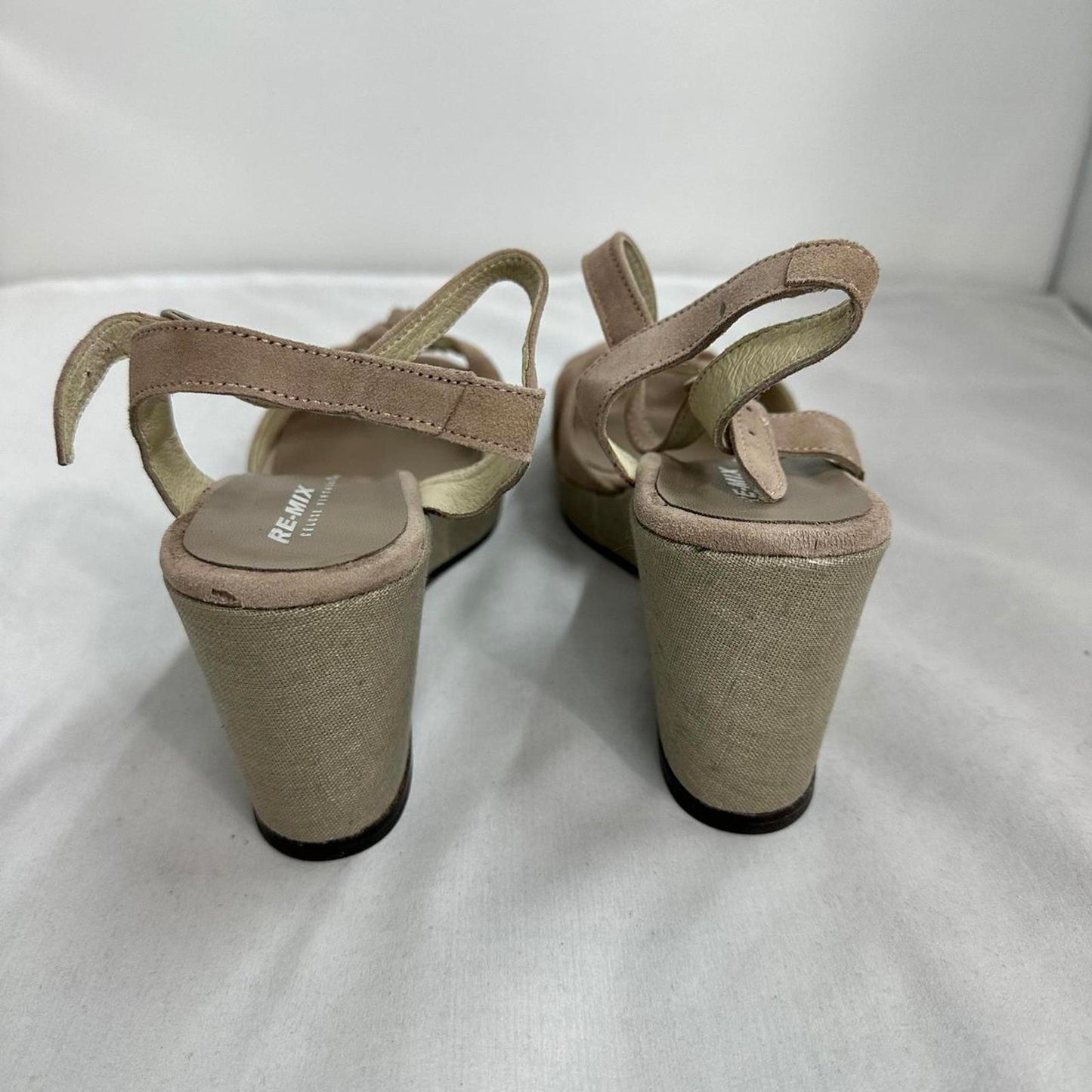 Vintage Style Tan Peep-Toe Wedge Sandals (10)