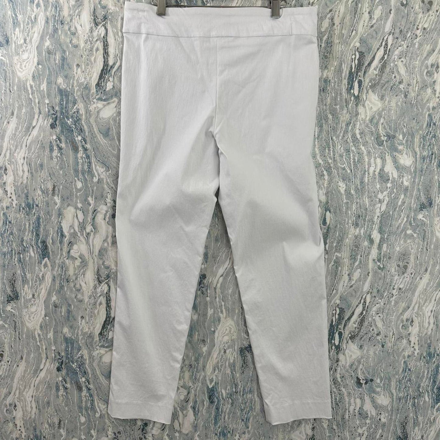Minimalist White Straight-Leg Pants (14)