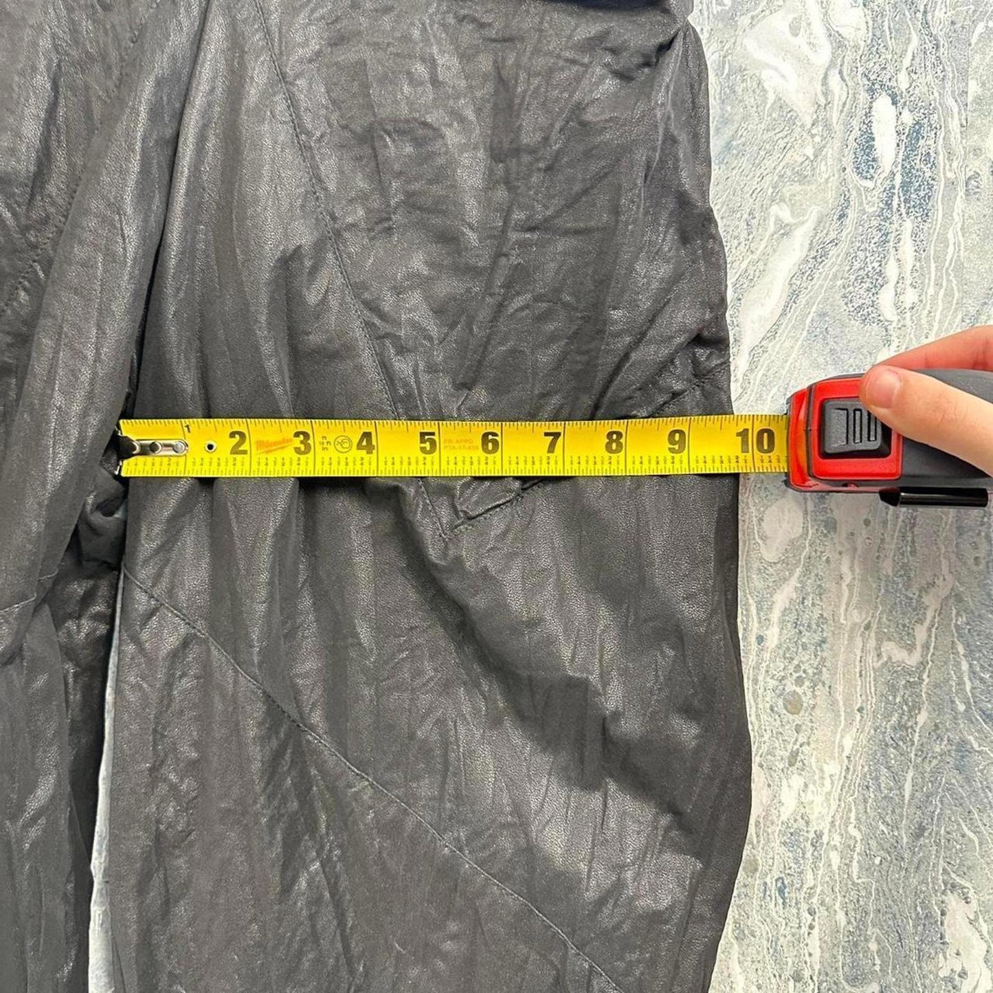 Indie black crinkle parachute pants (M)