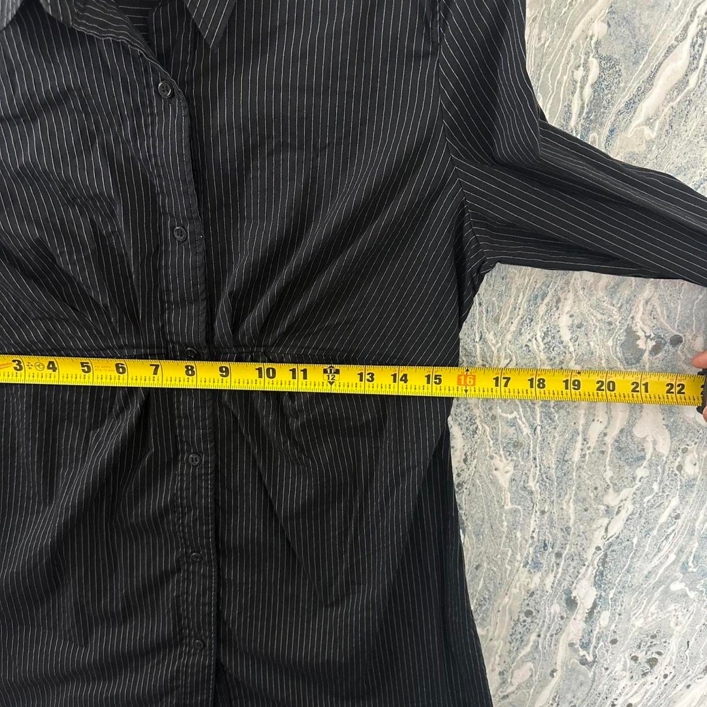 NEW YORK & COMPANY Black Pinstripe Long Sleeve Button-Up Tunic Shirt (10)