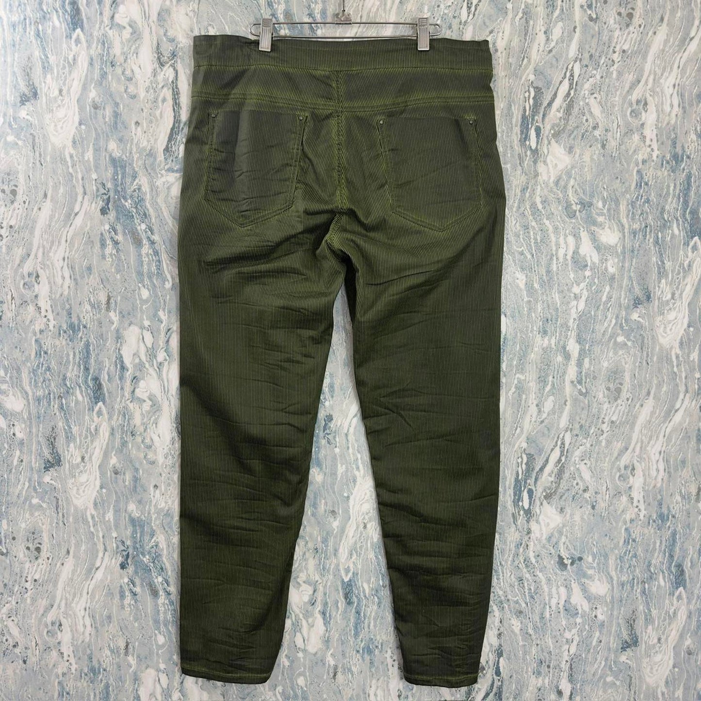 Alembika Designer Green Drawstring Pants (5)