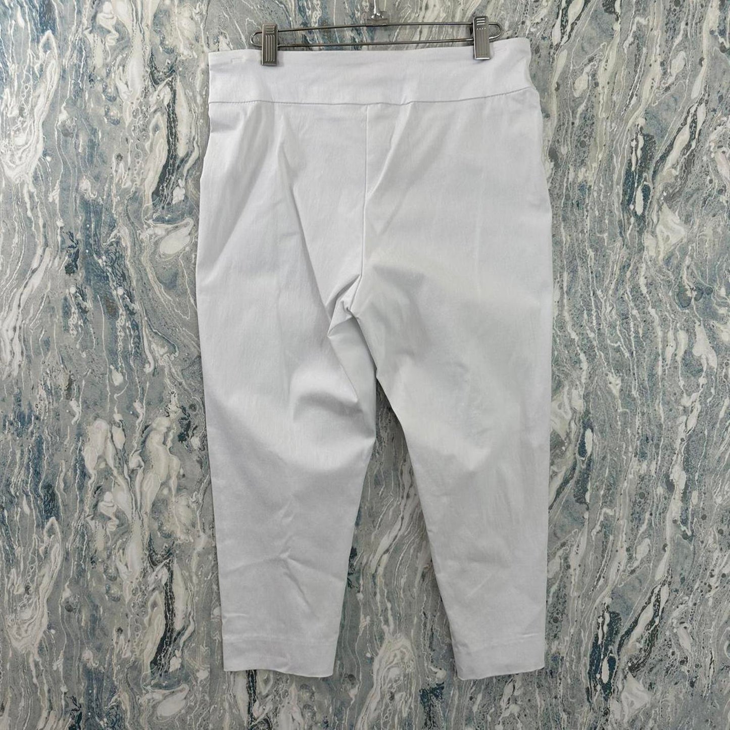 Minimalist White Cropped Pants (8)