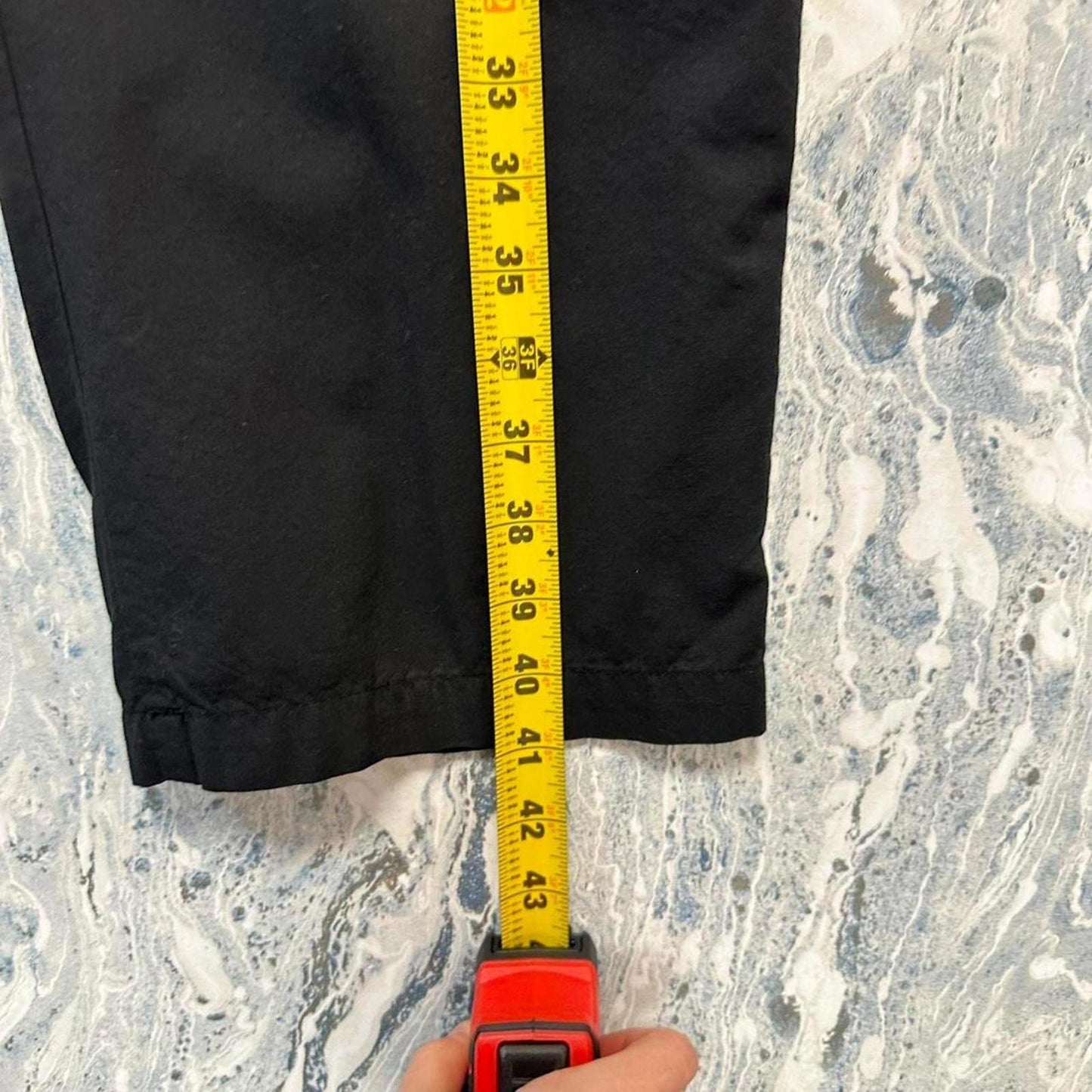 Minimalist slim black ankle pants (L)