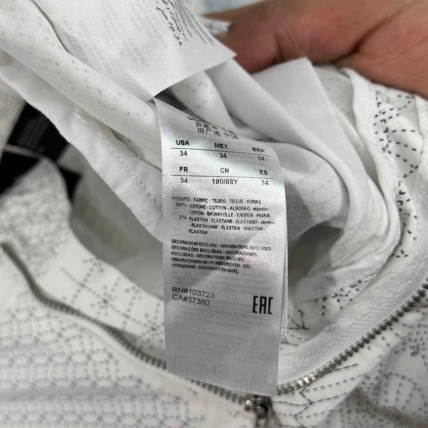 Armani Exchange Geometric Print White Shorts (34)
