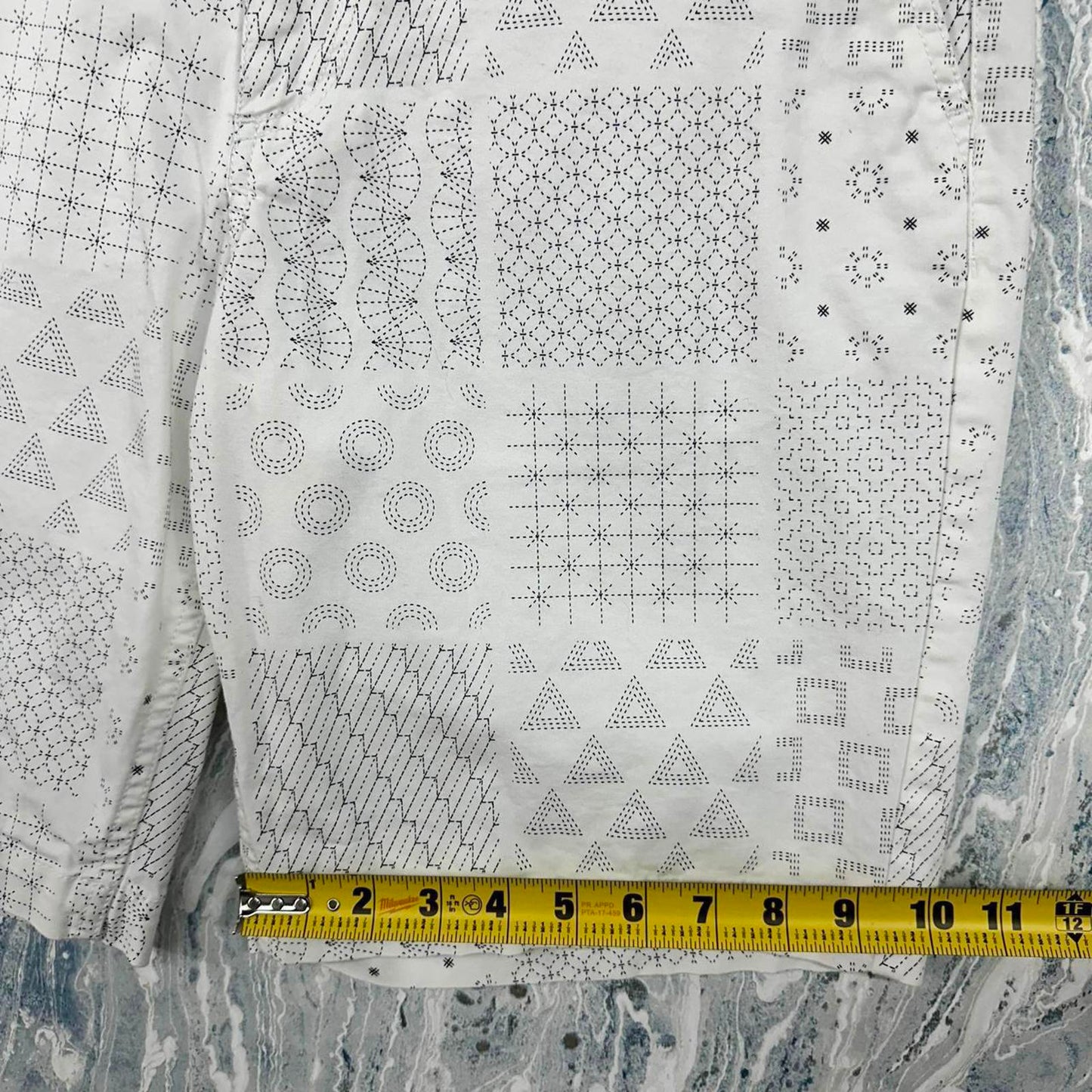 Armani Exchange Geometric Print White Shorts (34)
