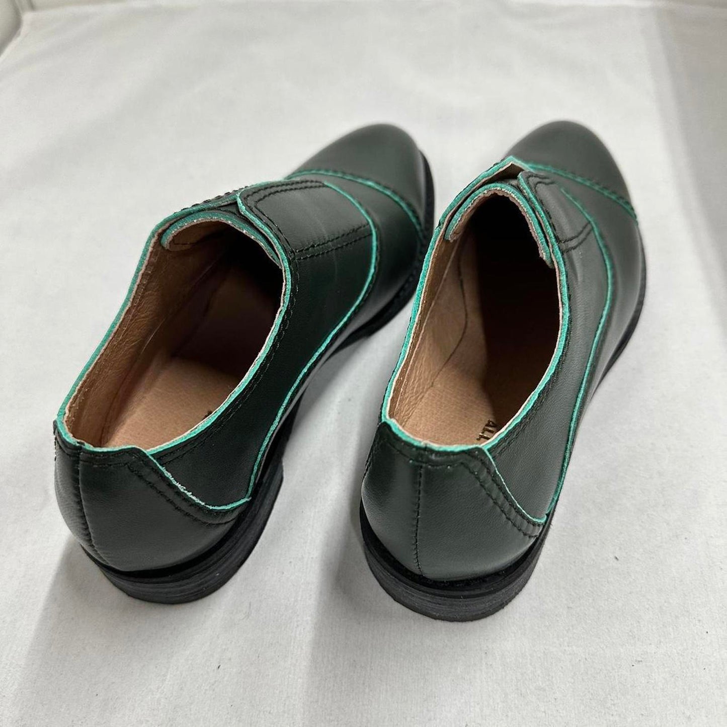Designer Vintage Style Green Leather Shoes (38)