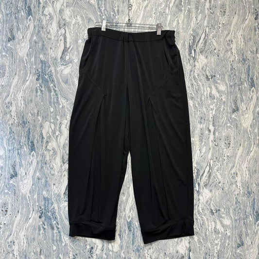 Minimalist black pleated boho pants (1)