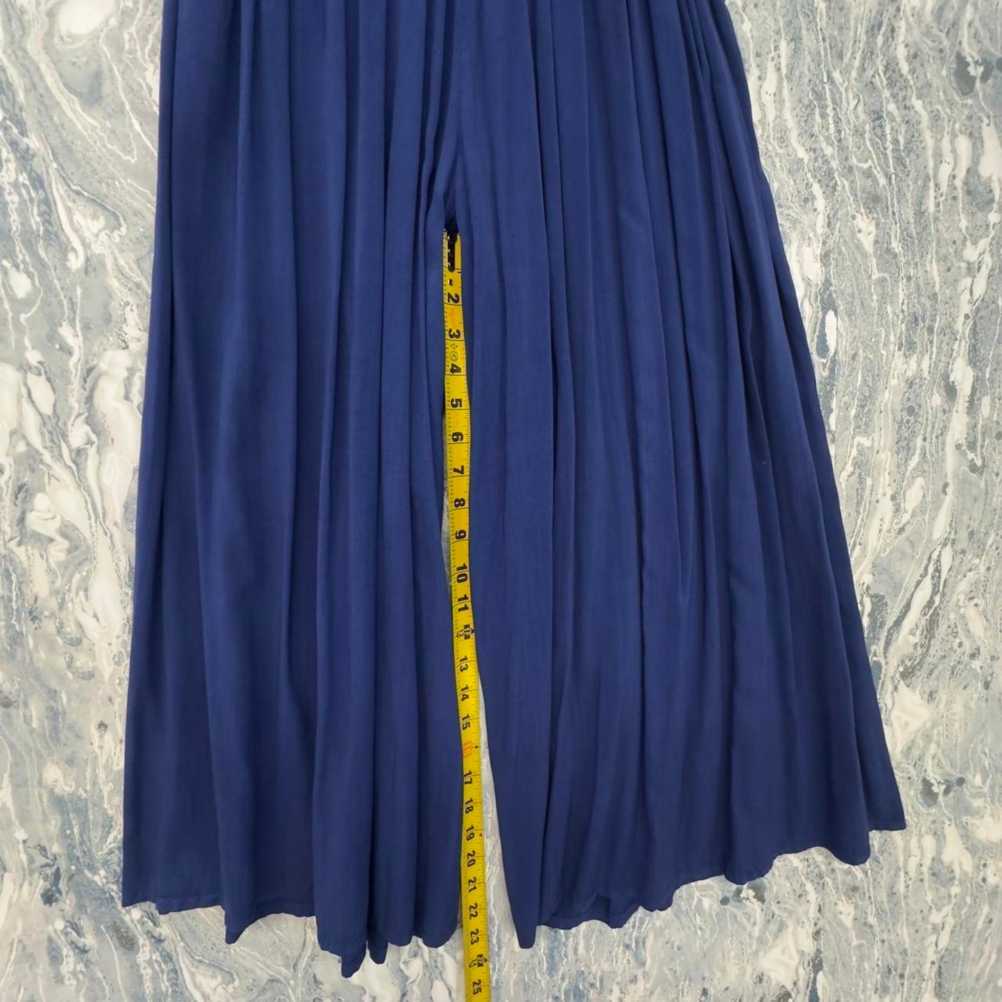 Minimalism Designer Wide-Leg Navy Pleated Pants (M)