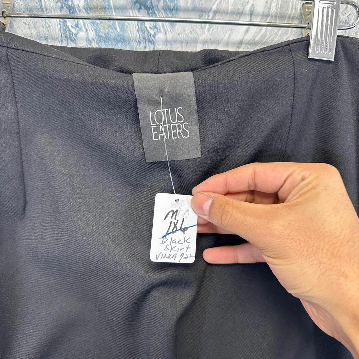 Black High-Waisted Midi Skirt (M)