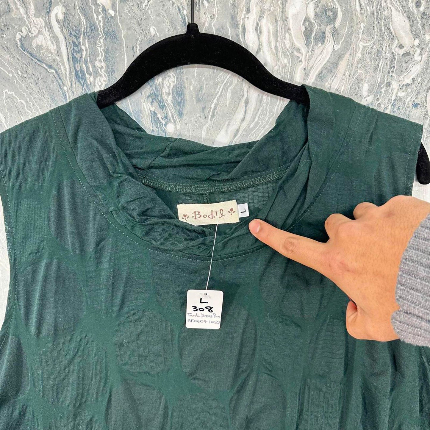 Bodil Minimalist Dark Green Sleeveless Textured Maxi Dress (L)