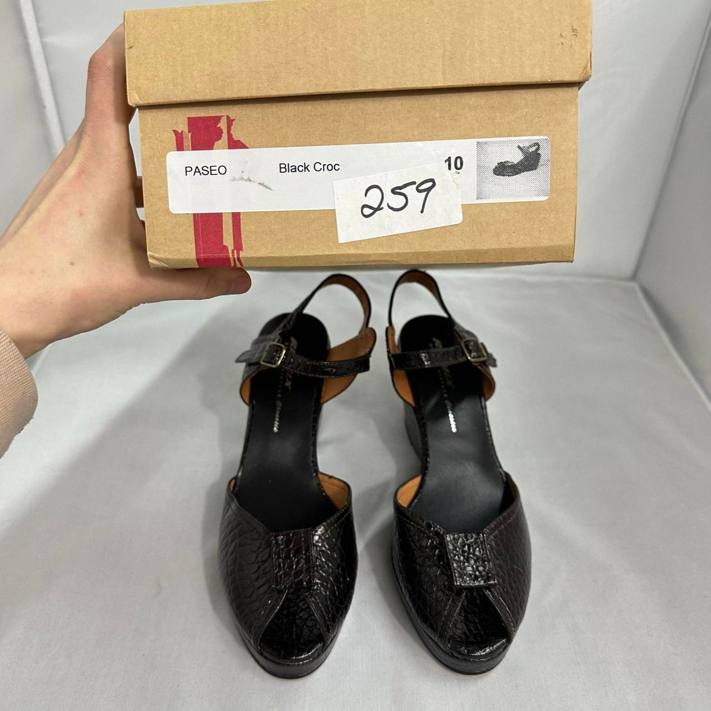 Re-Mix Brown Croc-Embossed Leather Wedge Sandals(10)