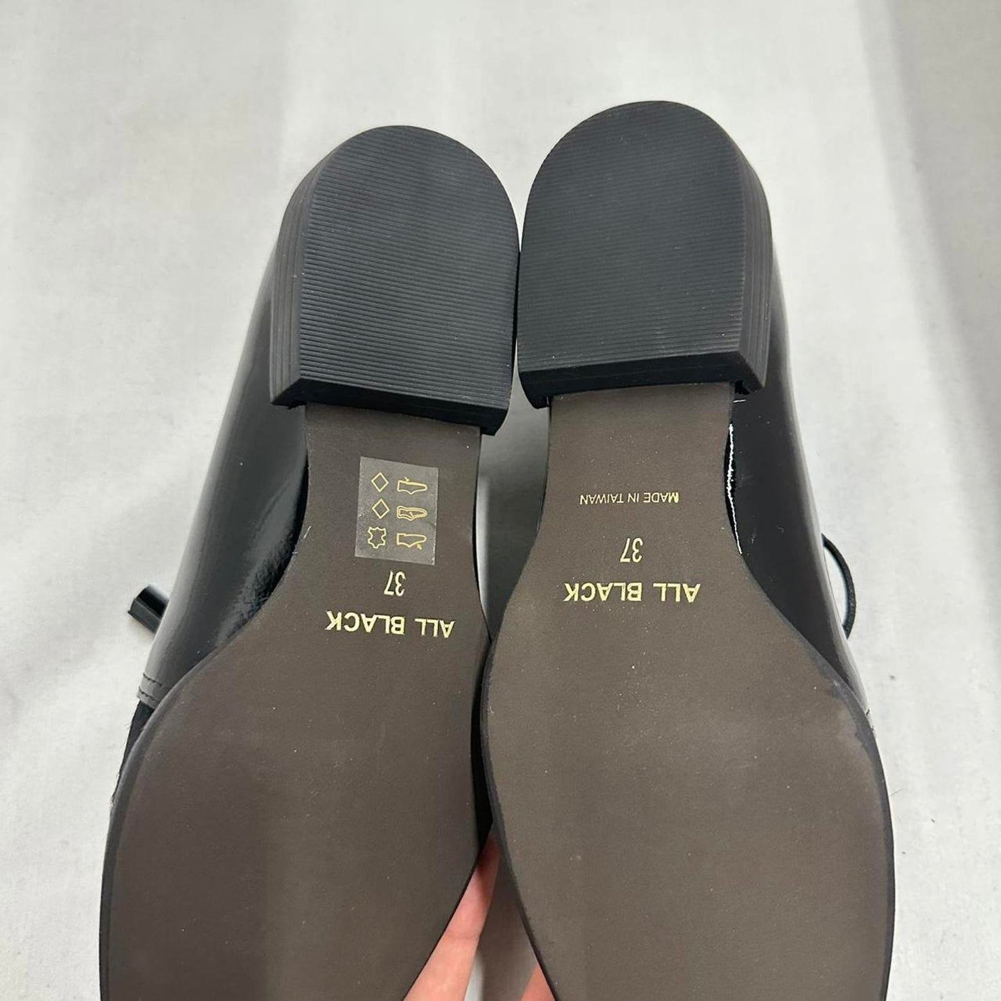 Designer Black Patent Leather Oxfords (37)