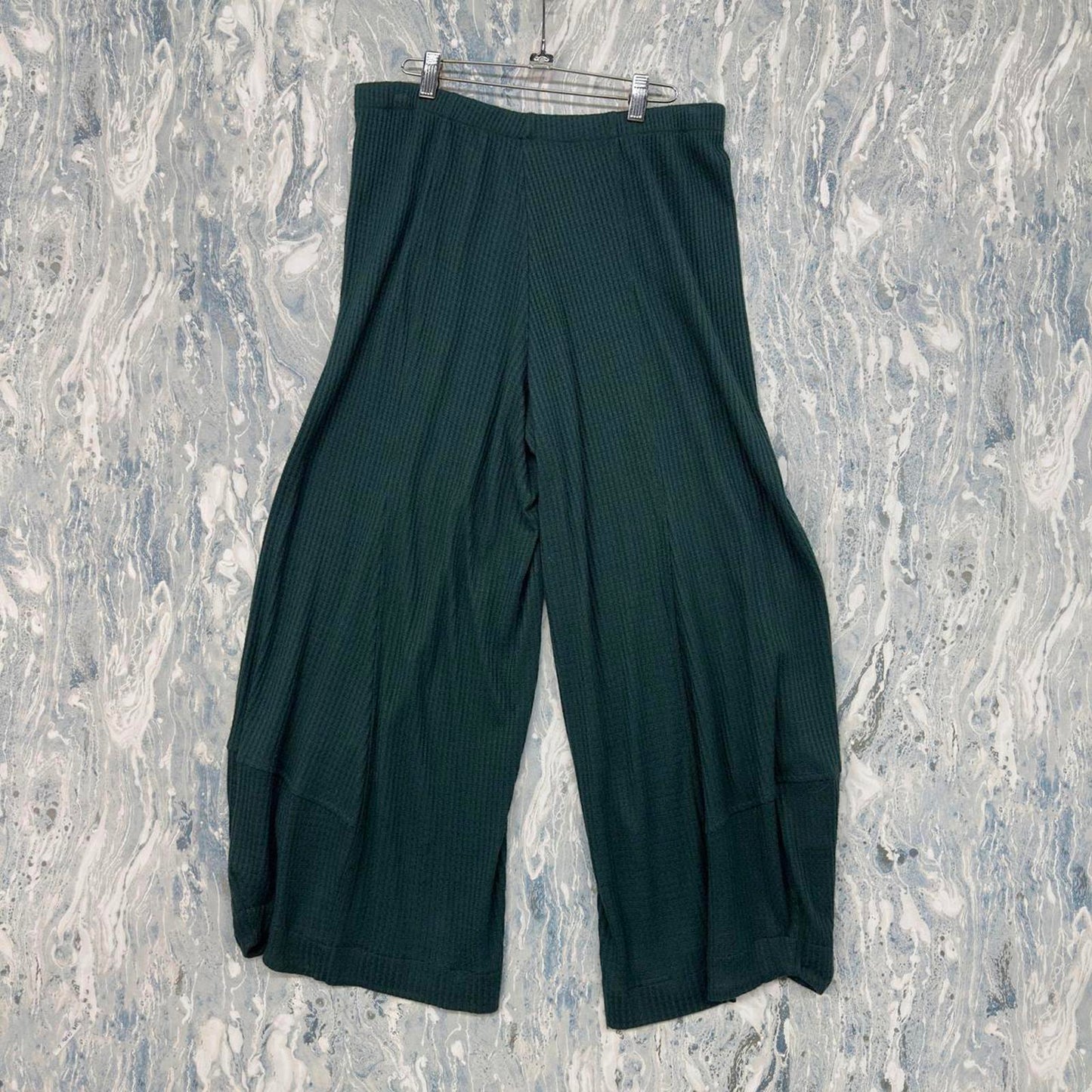 Dark Green Wide-Leg Ribbed Pants (4)