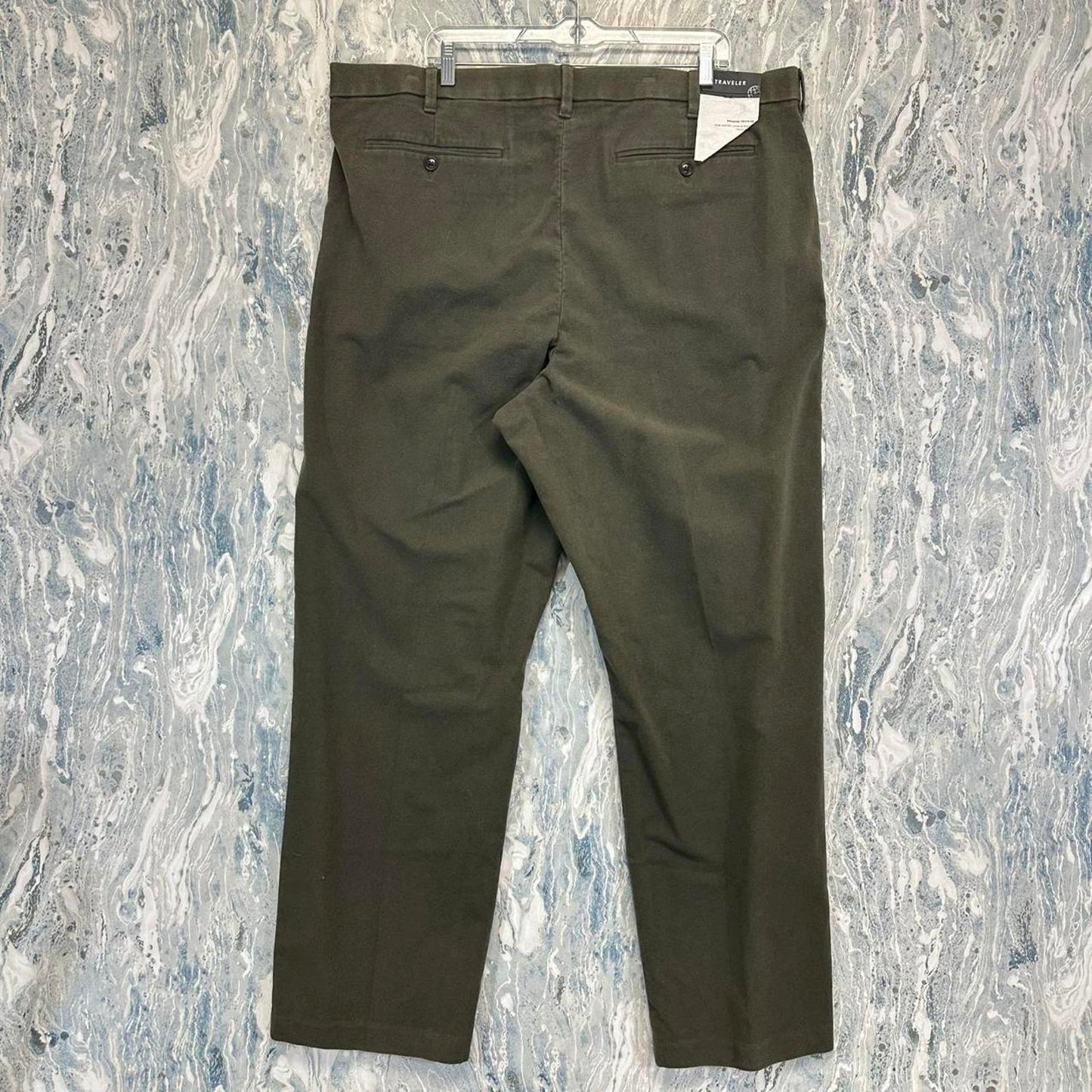 Minimalist Banana Republic Green Khaki Trouser Pants (42)