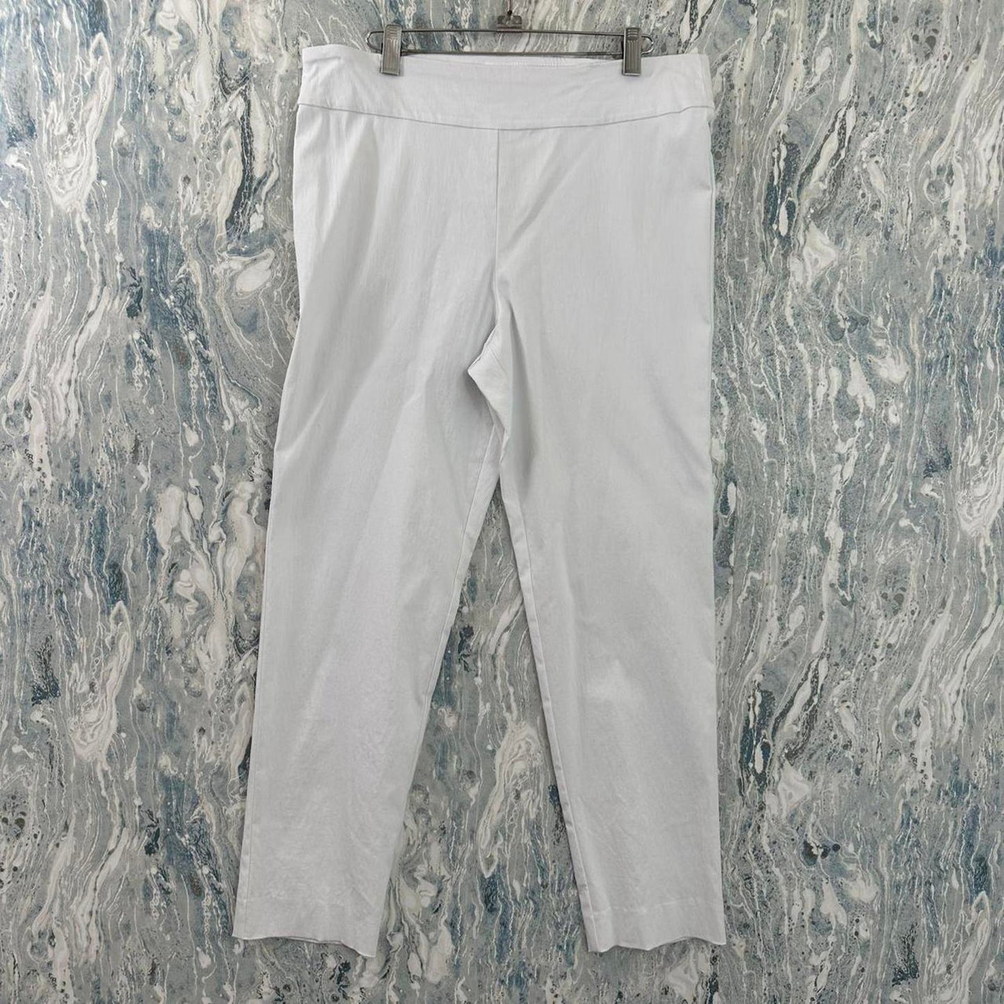 Minimalist White Straight-Leg Pants (14)