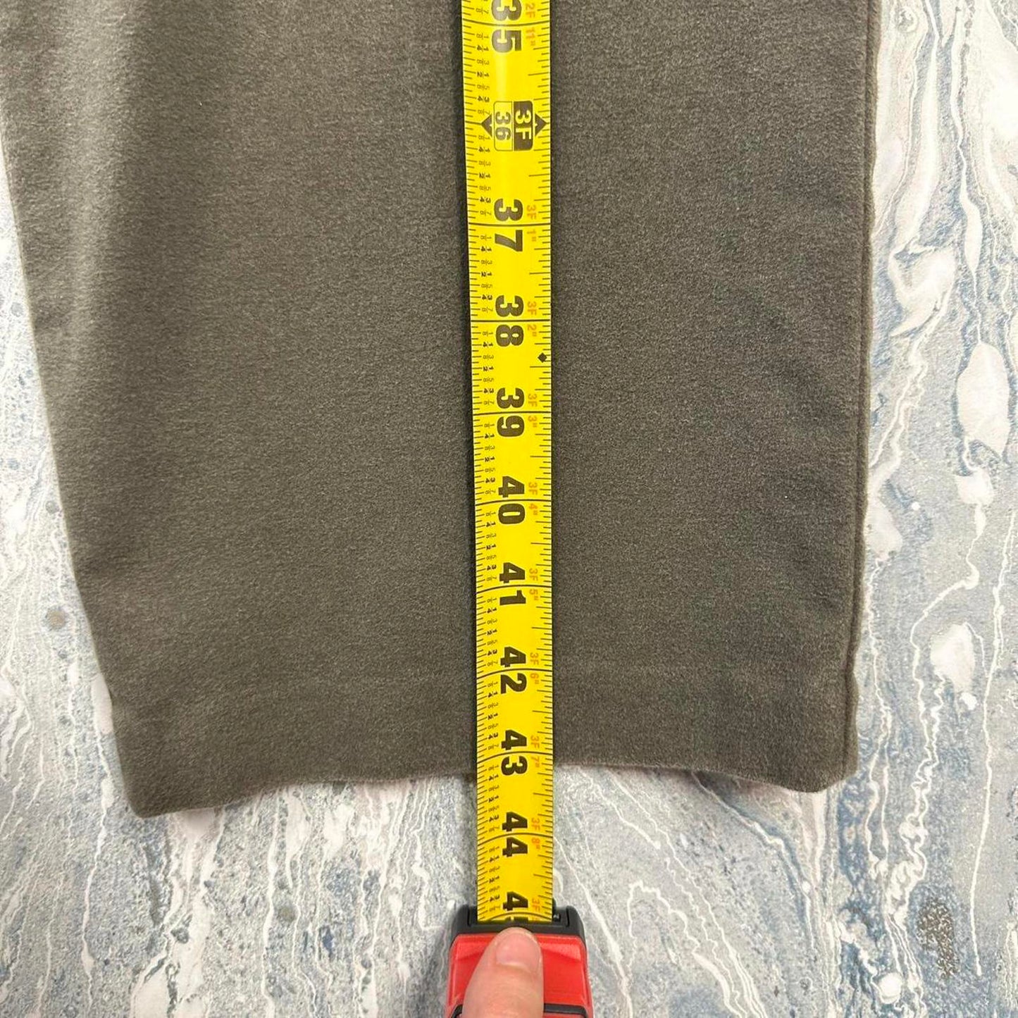 Minimalist Banana Republic Green Khaki Trouser Pants (40)