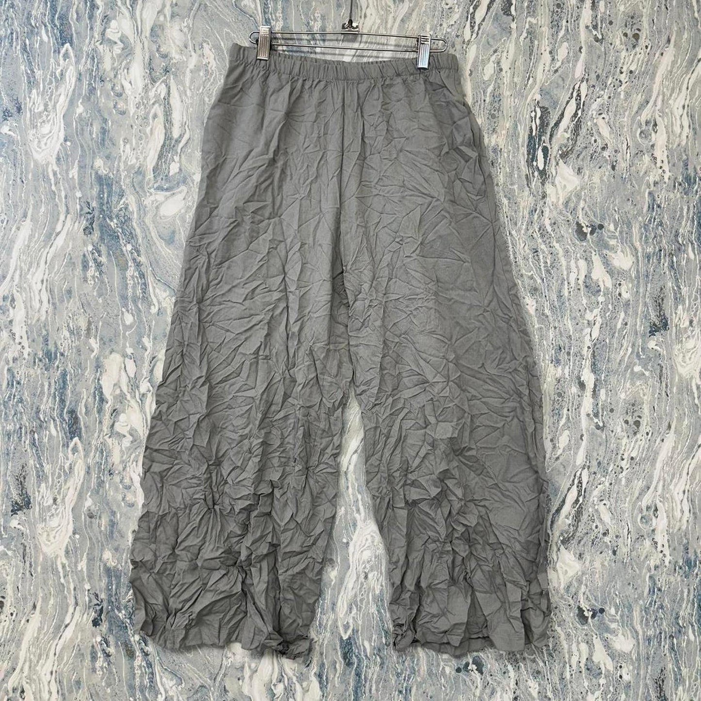 square by neetu malik Gray Crinkle Wide-Leg Pants (L)