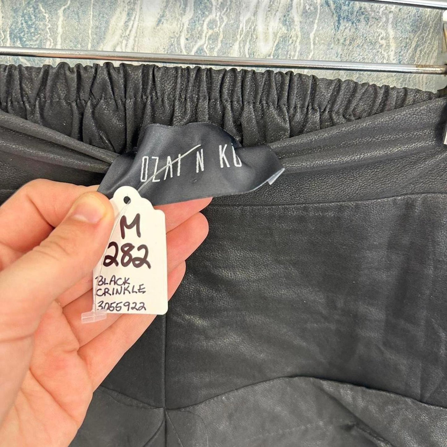 Indie black crinkle parachute pants (M)