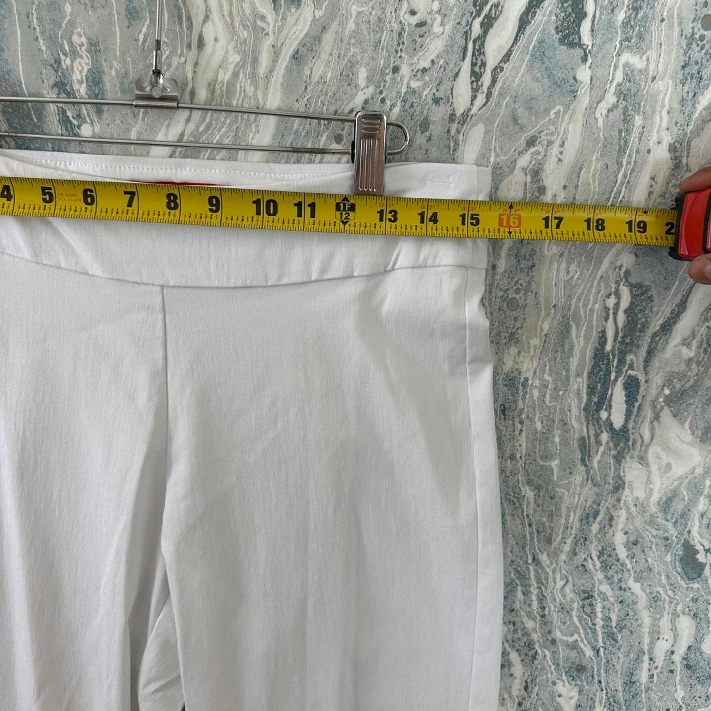 Minimalist White Cropped Pants (8)