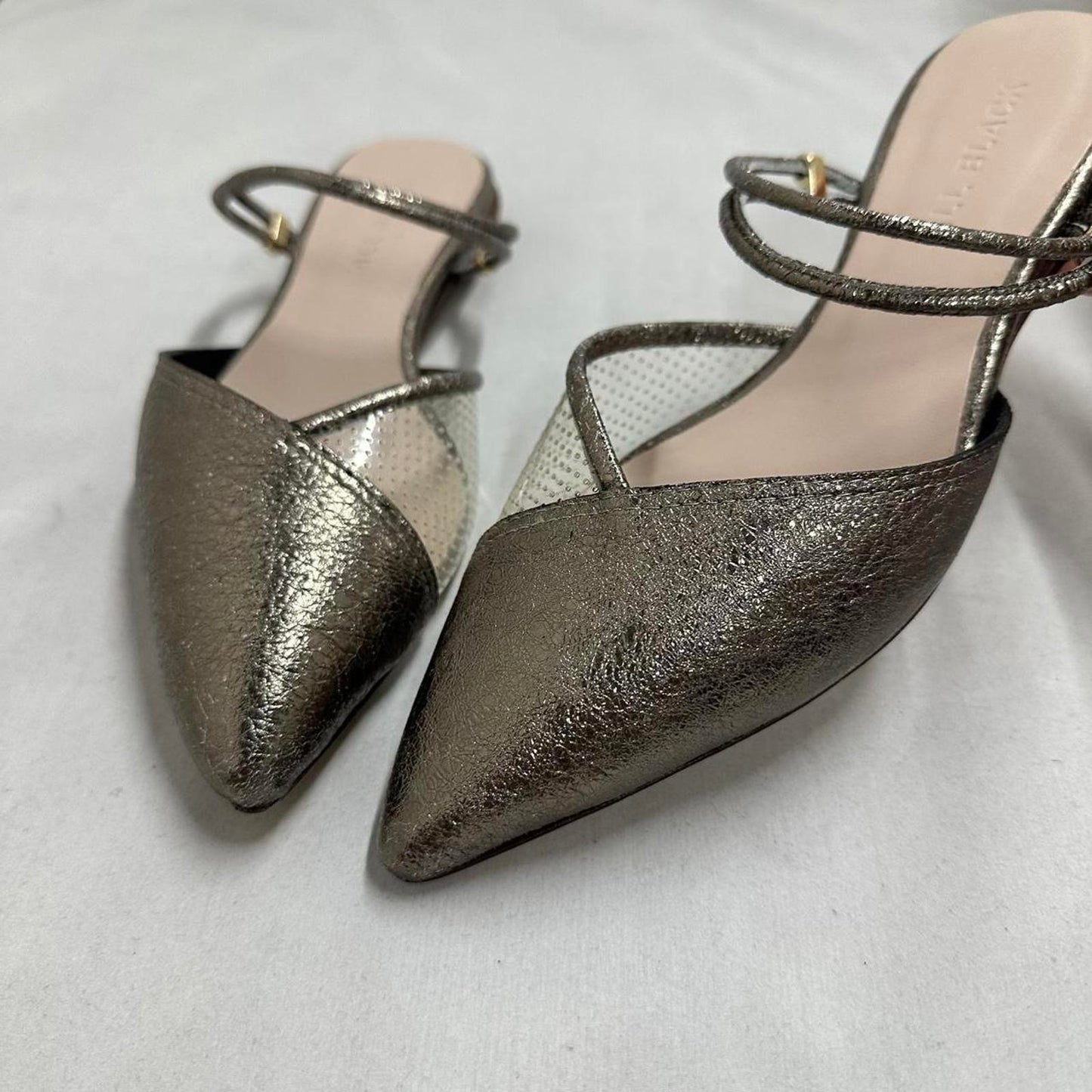 Elegant Metallic Pointed-Toe Flats (37)