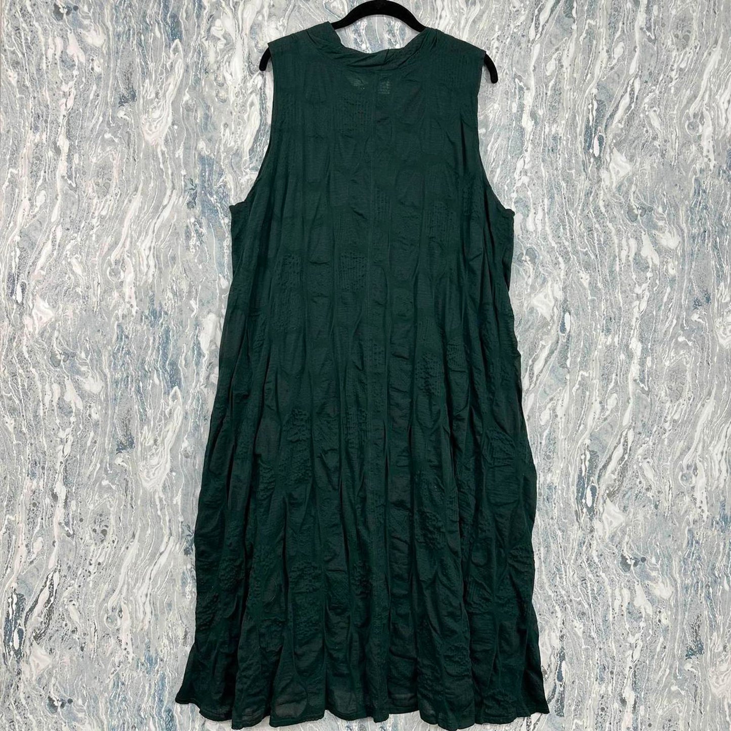 Bodil Minimalist Dark Green Sleeveless Textured Maxi Dress (L)
