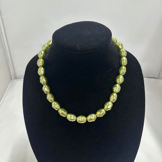 Vintage Elegant Green Pearl Necklace