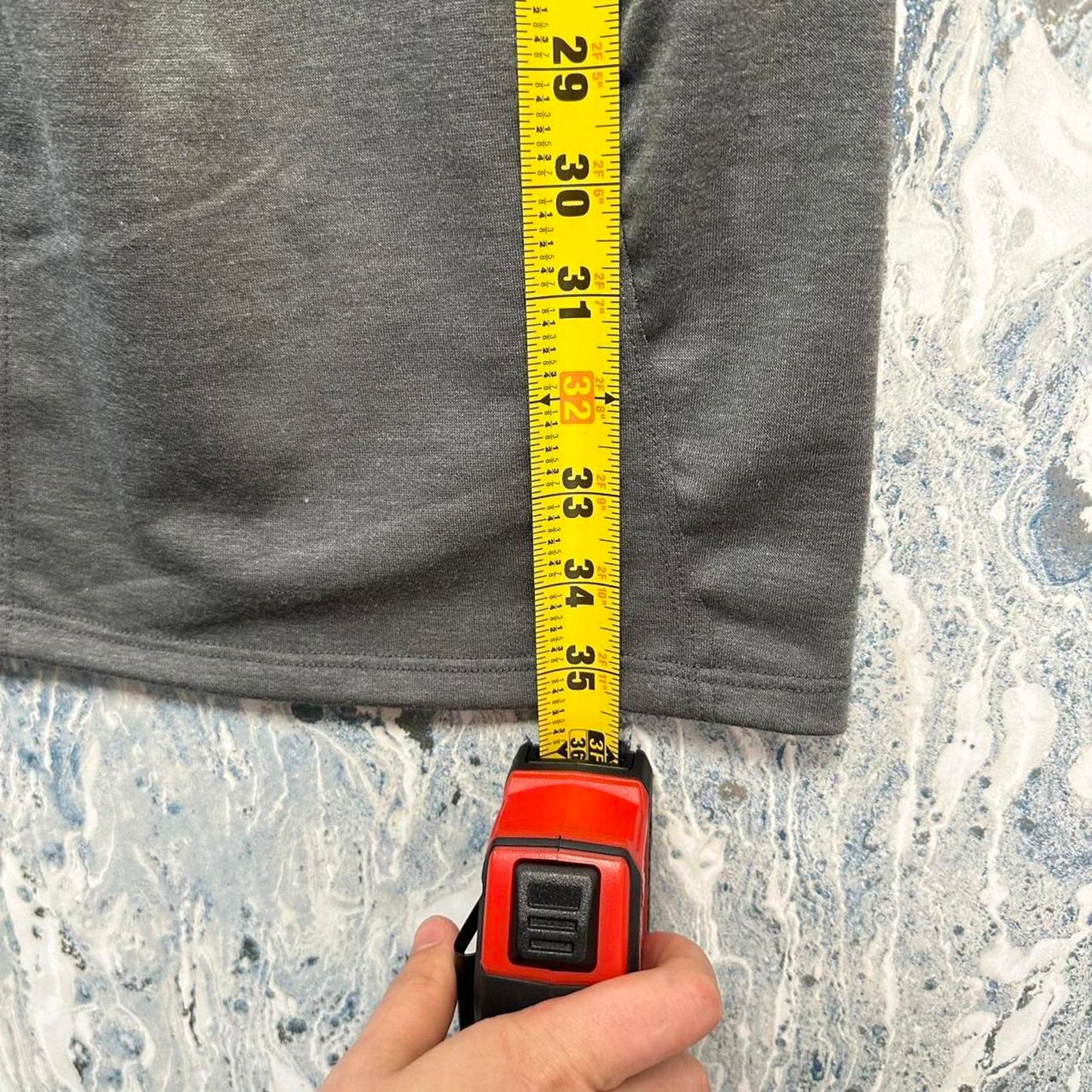 Minimalist grey comfy pants (1)