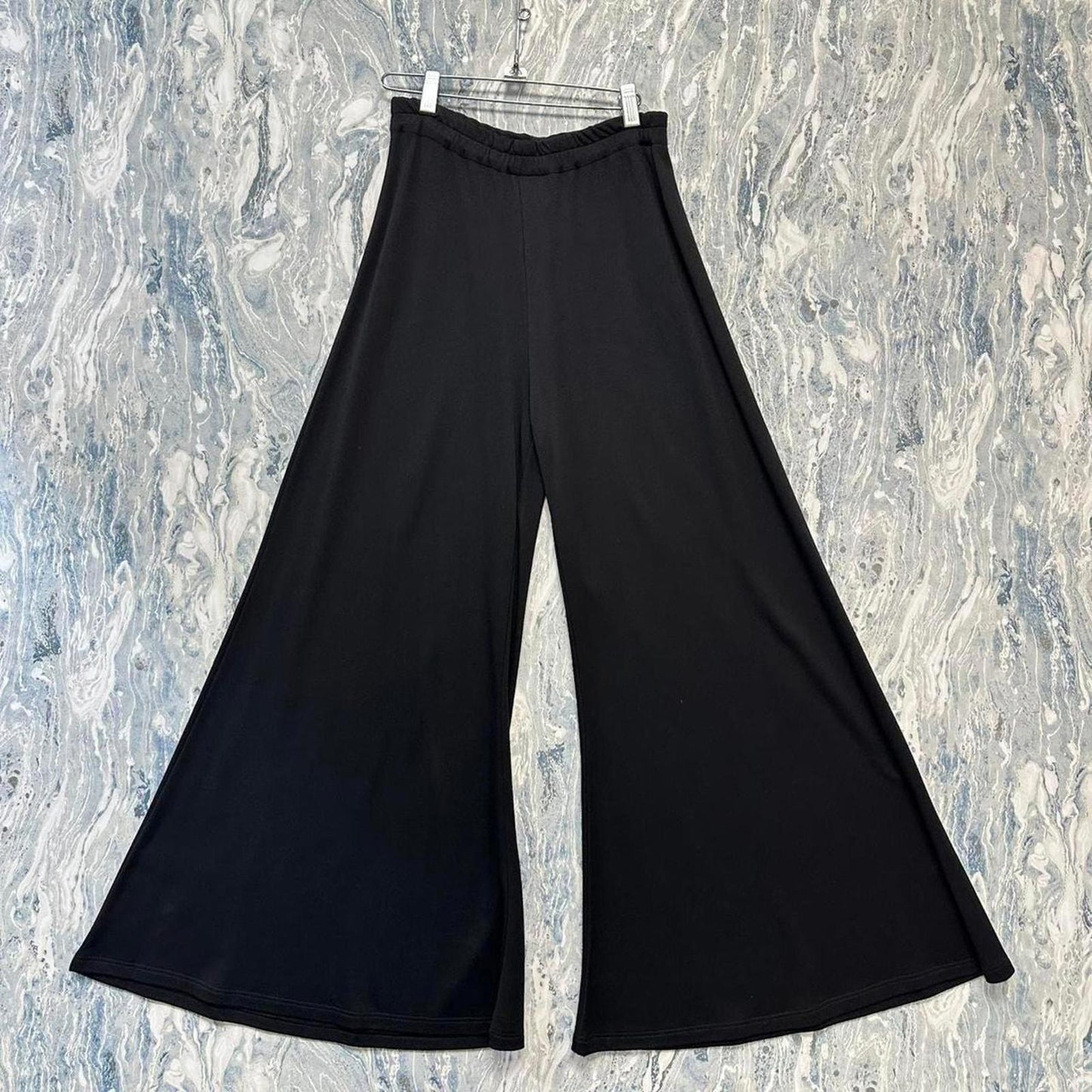 Indie black flare pants (1)