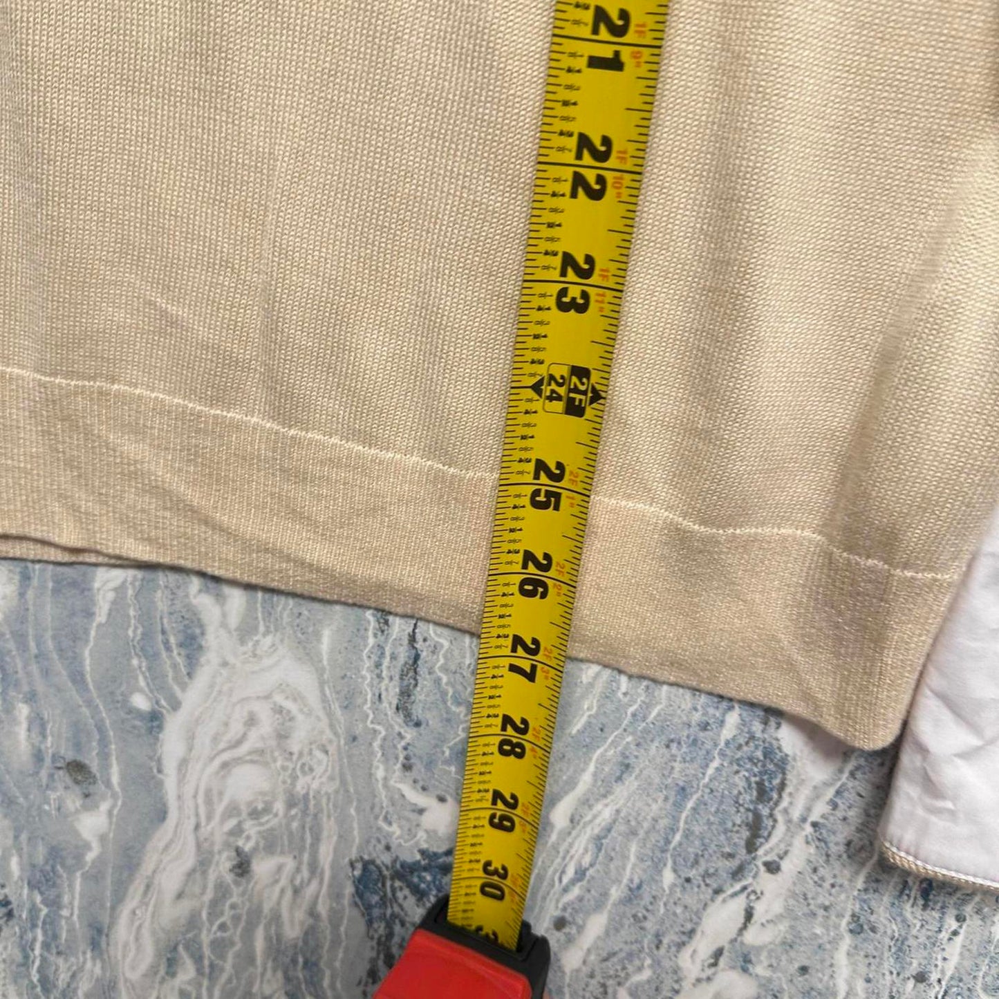 LAURIE FELT Minimalist Cream Sweater w White Collar (M)