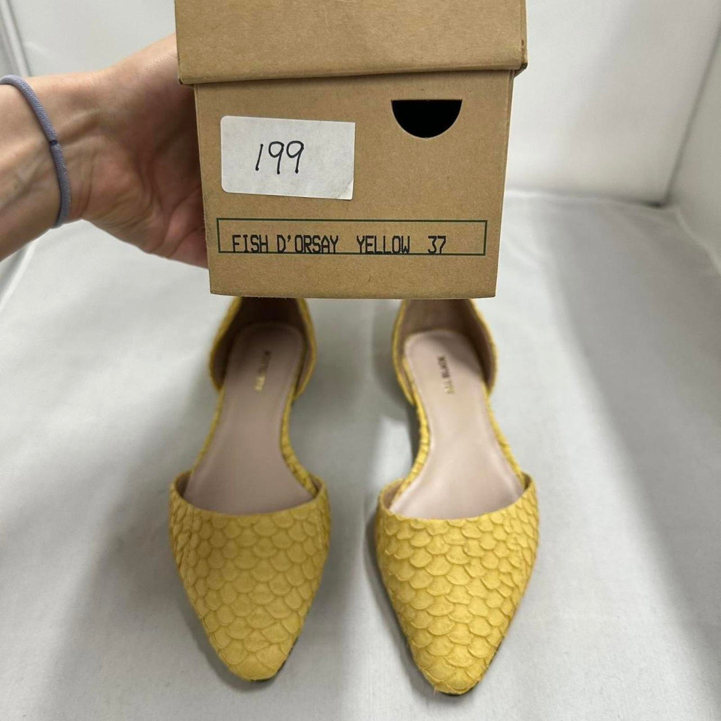 Designer Yellow Fish Scale Textured Flats (37)