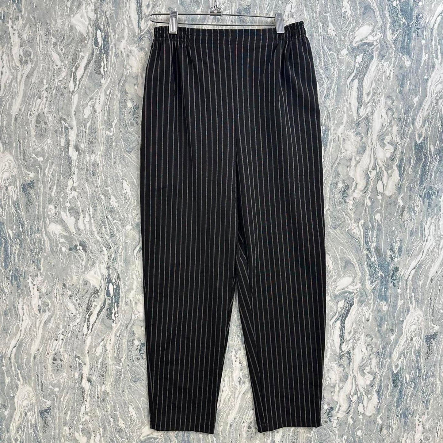 Minimalist black & white pin striped straight pants (S)
