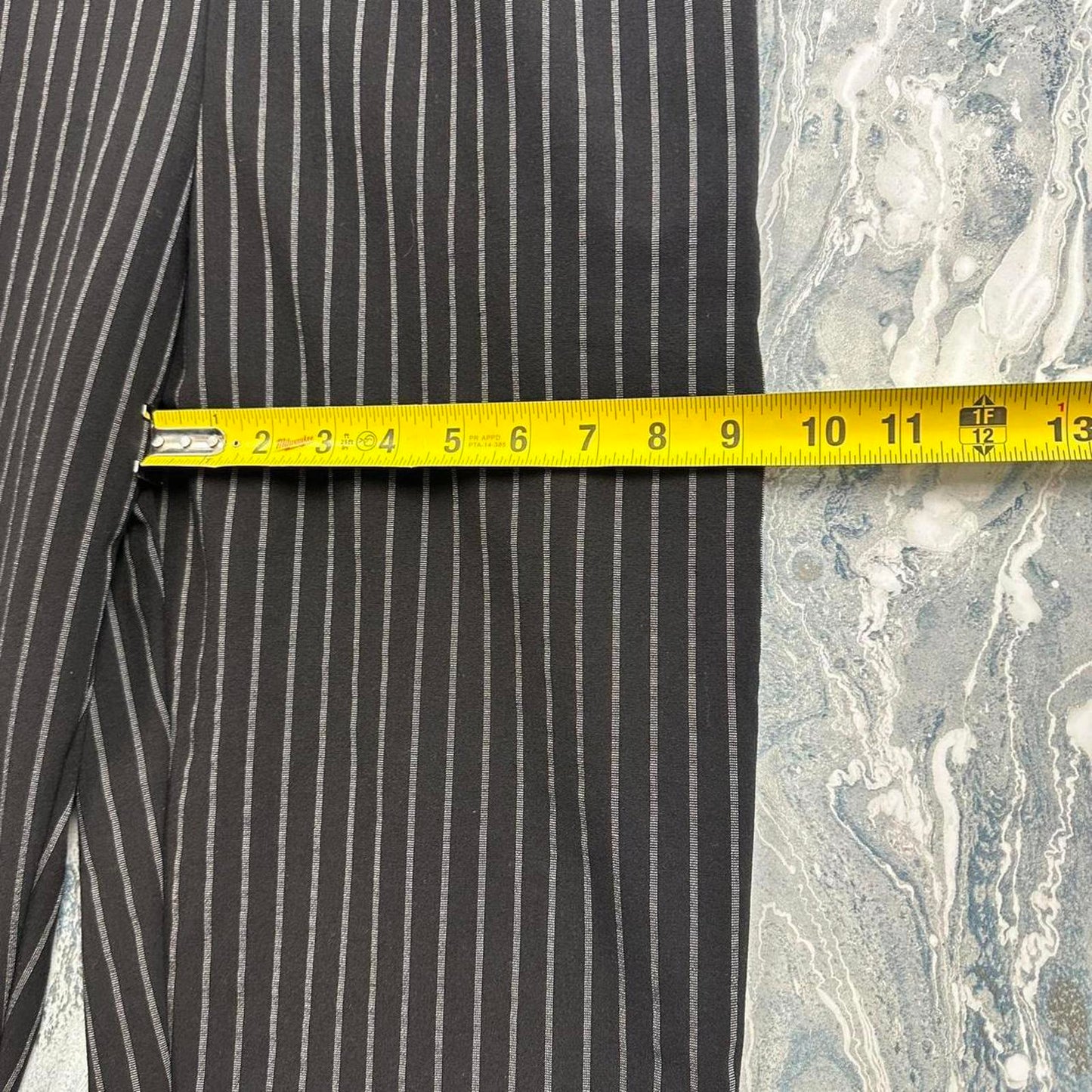 Minimalist black & white pin striped straight pants (S)