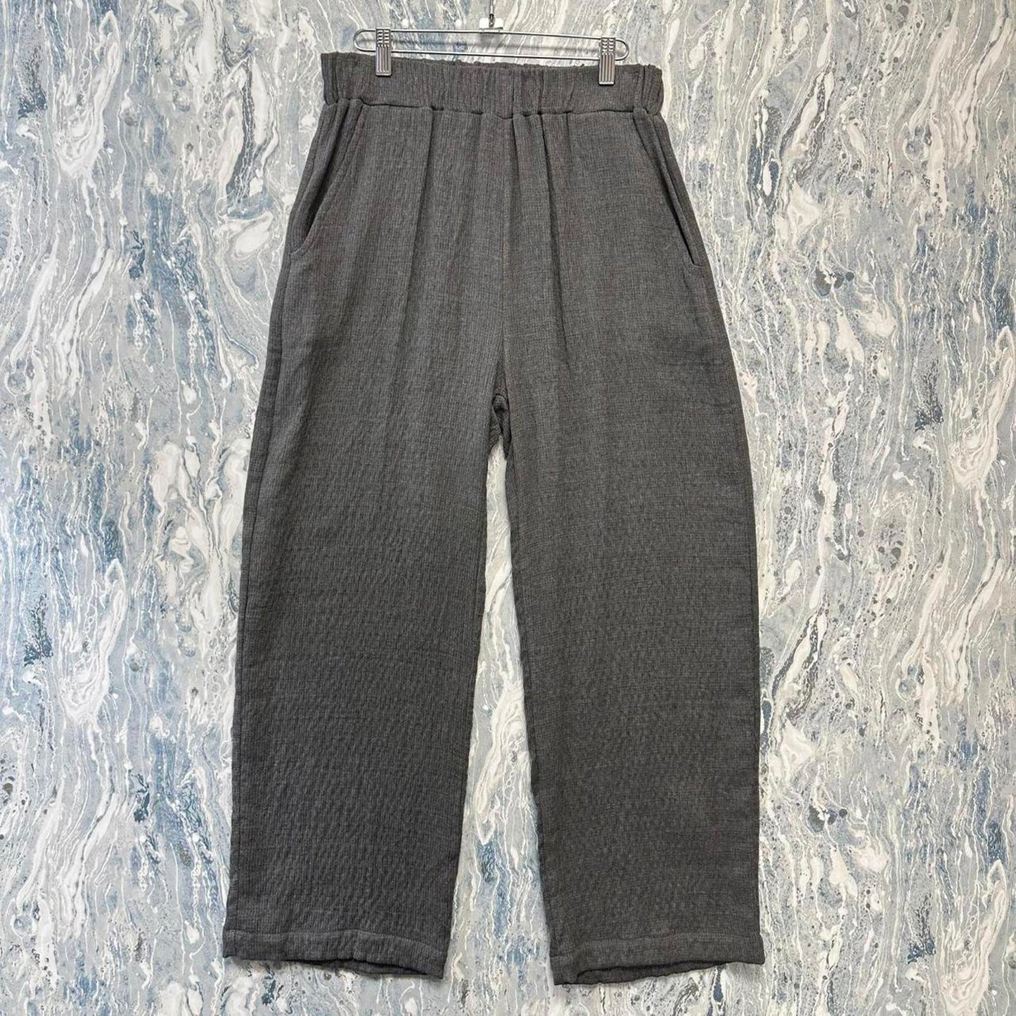 Minimalist grey comfy pants (M)