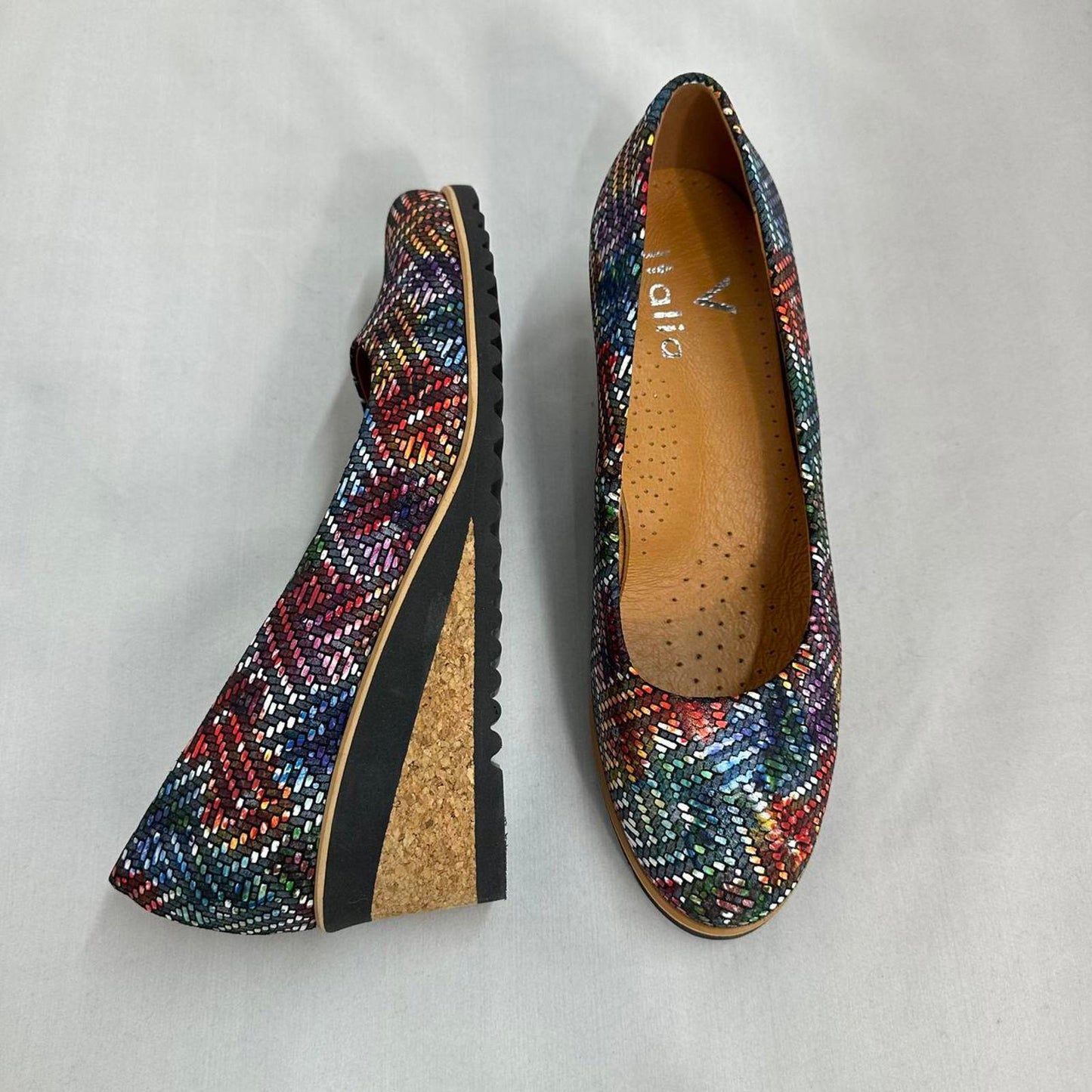 Multicolor Textured Wedge Pumps (7.5)