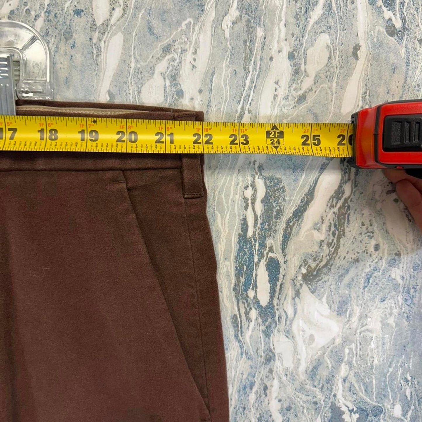 Minimalist Banana Republic Brown Khaki Trouser Pants (42)