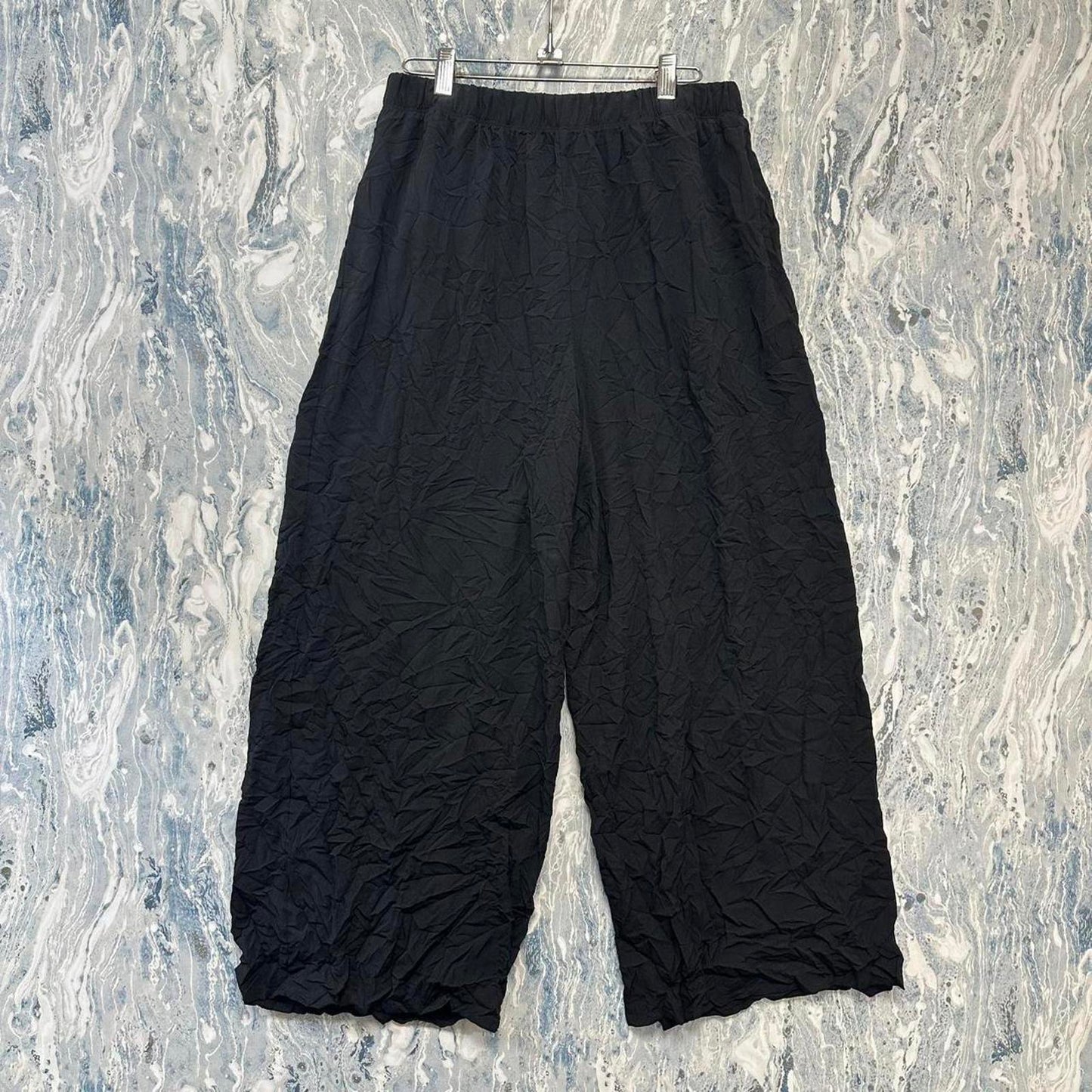 Boho black crinkle wide leg hobo pants (M)