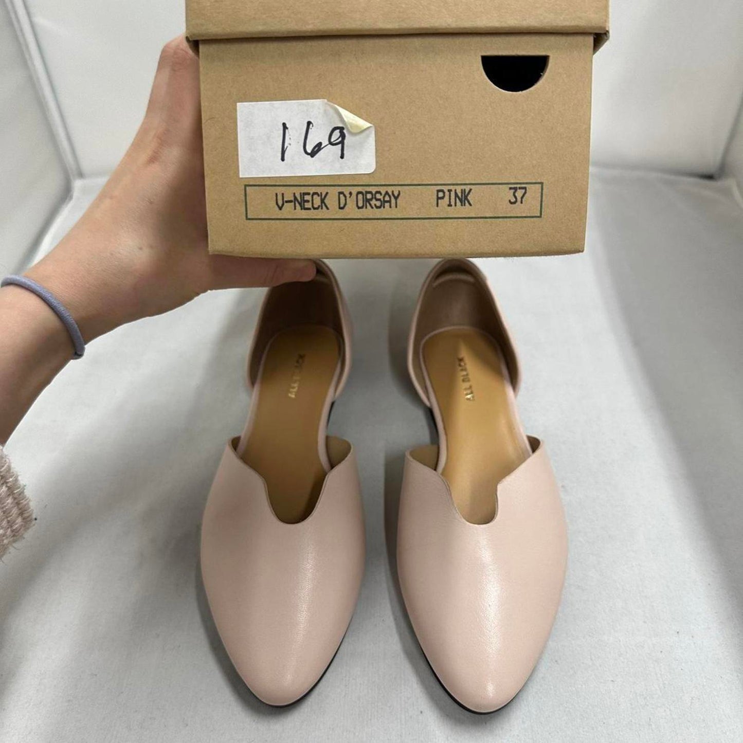 Contemporary Tan Leather Ballet Flats (37)