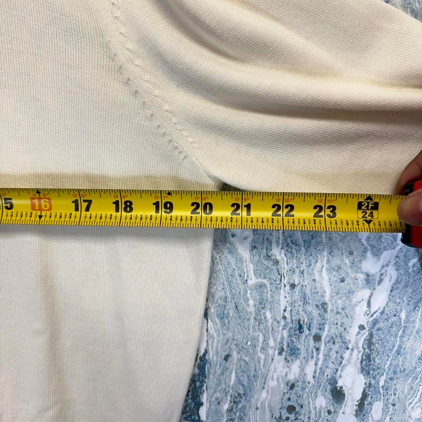 SuitSupply Fine Merino Wool Cream Turtleneck Sweater (L)