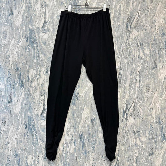 Basic black leggins with ruched ankles (M)