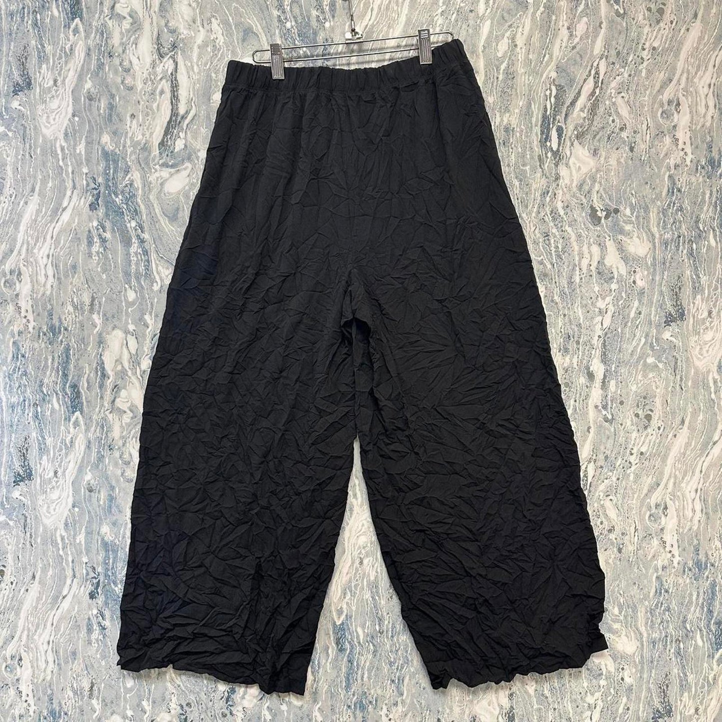 Boho black crinkle wide leg hobo pants (M)