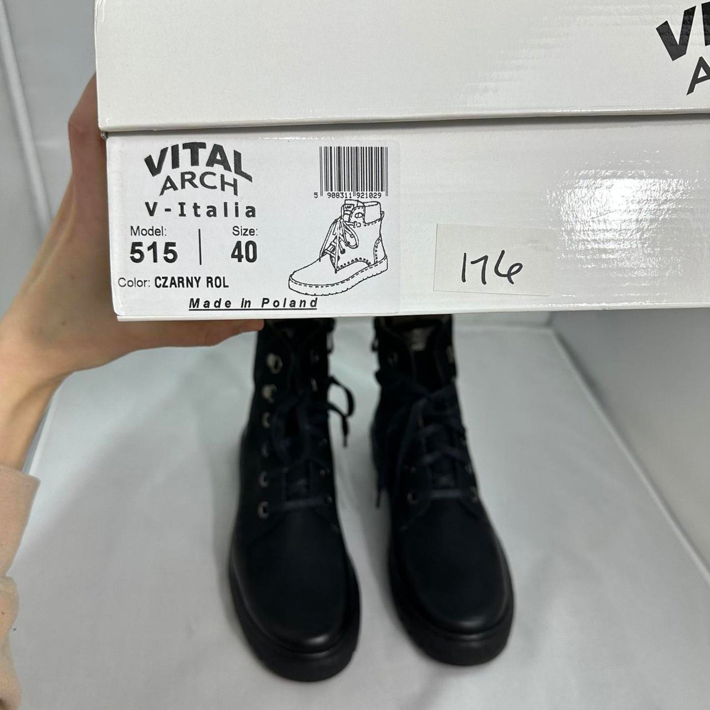 Vital Arch Black Leather Combat Boots (8.5)