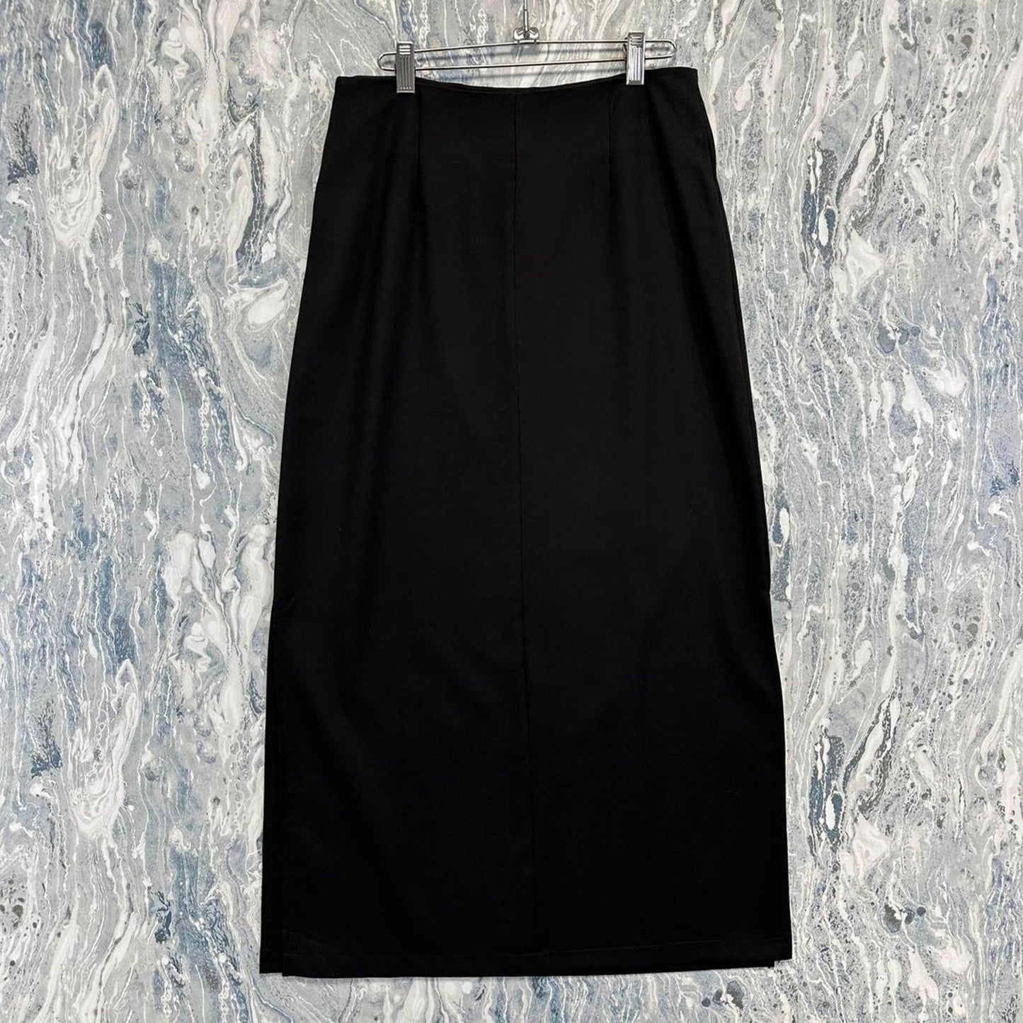 Black High-Waisted Midi Skirt (M)