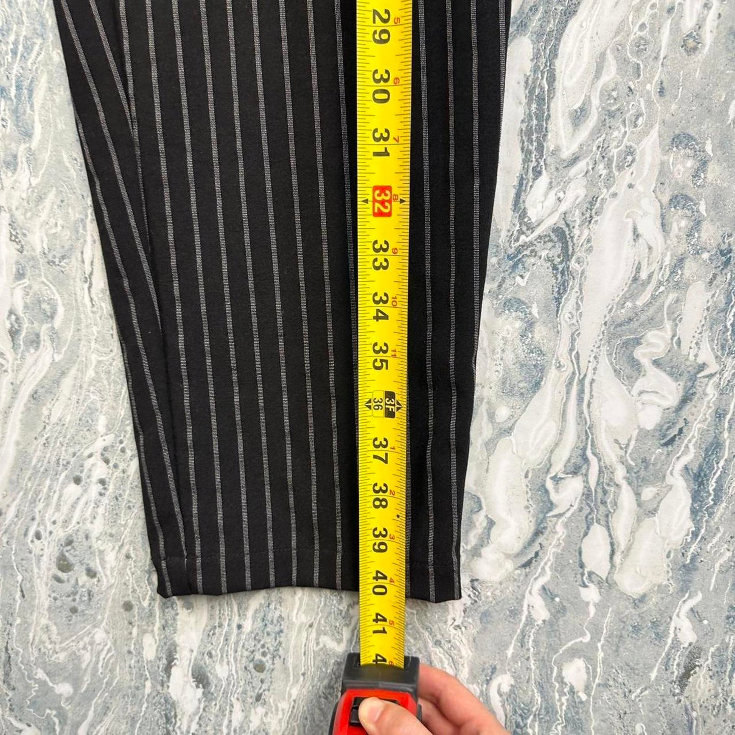 Minimalist black & white pin striped straight pants (S)