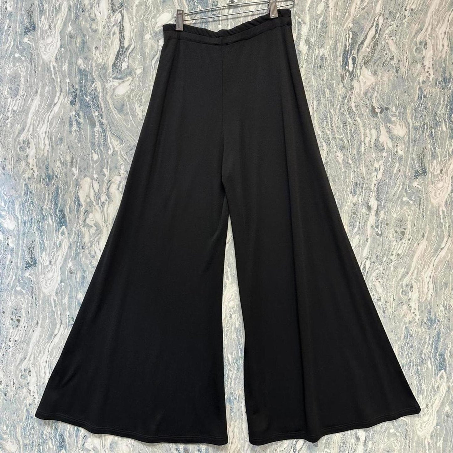 Indie black flare pants (1)