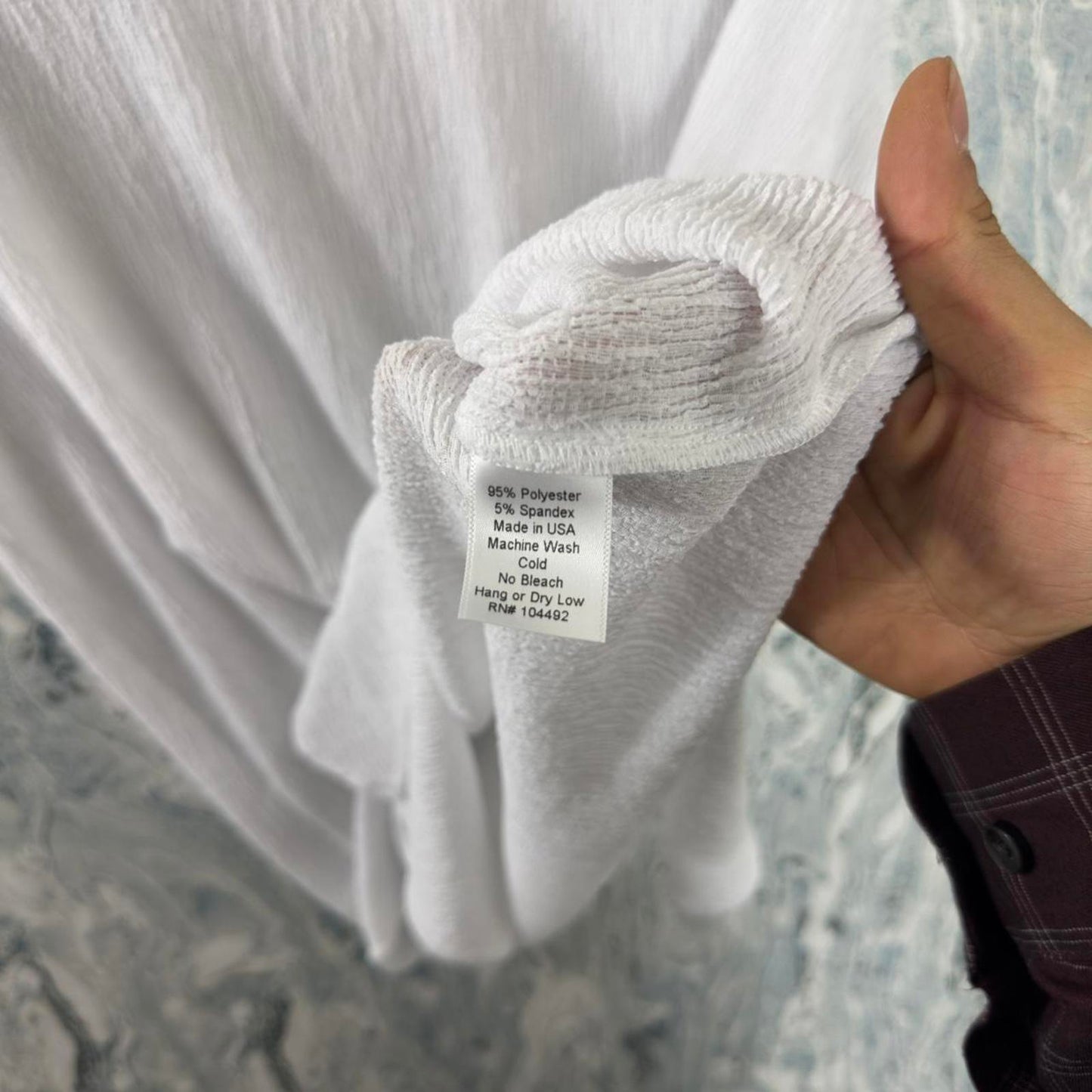 Designer Minimalist White Sleeveless Pointed Hem Tank Top (1)