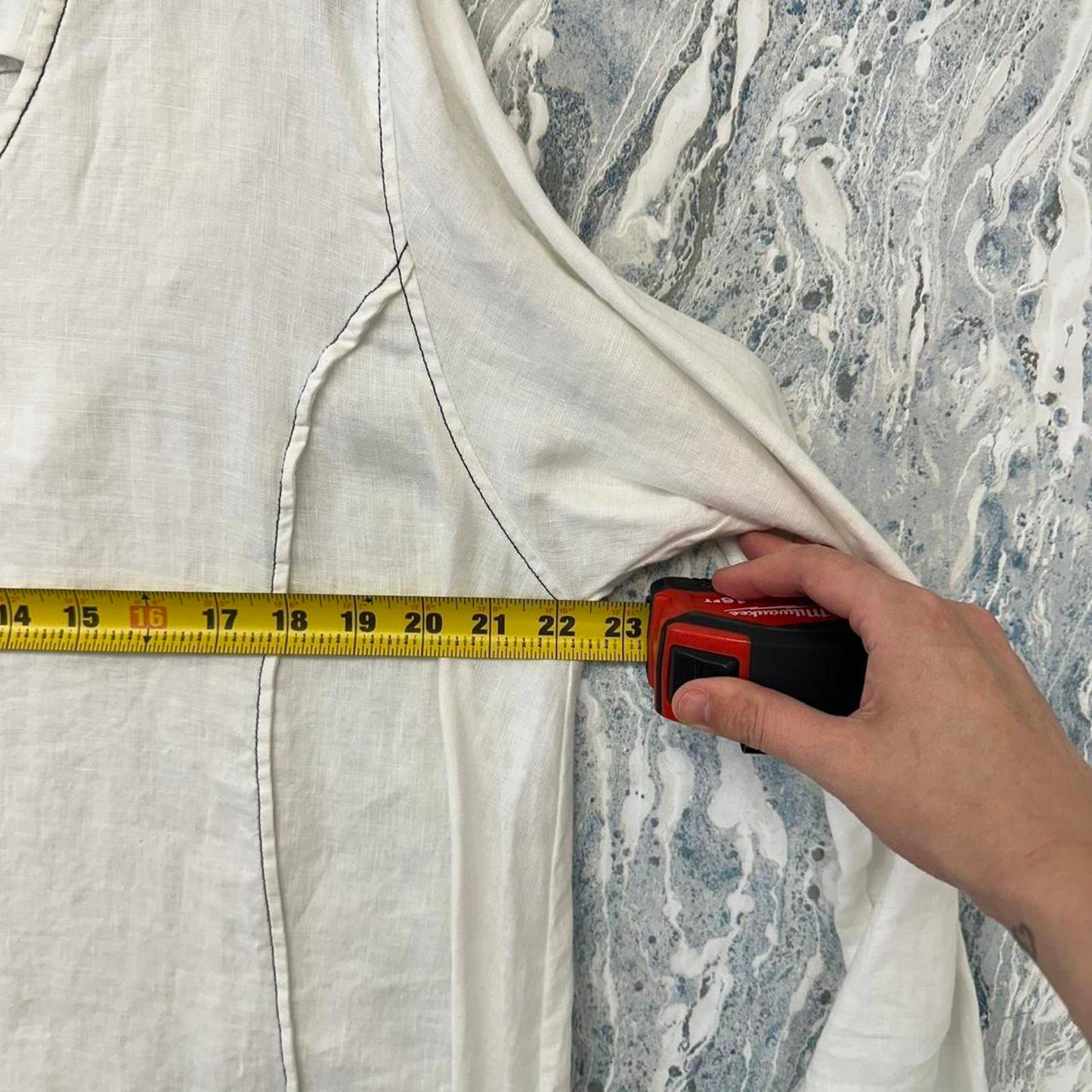 Bodil Minimalist White Linen Tunic (L)