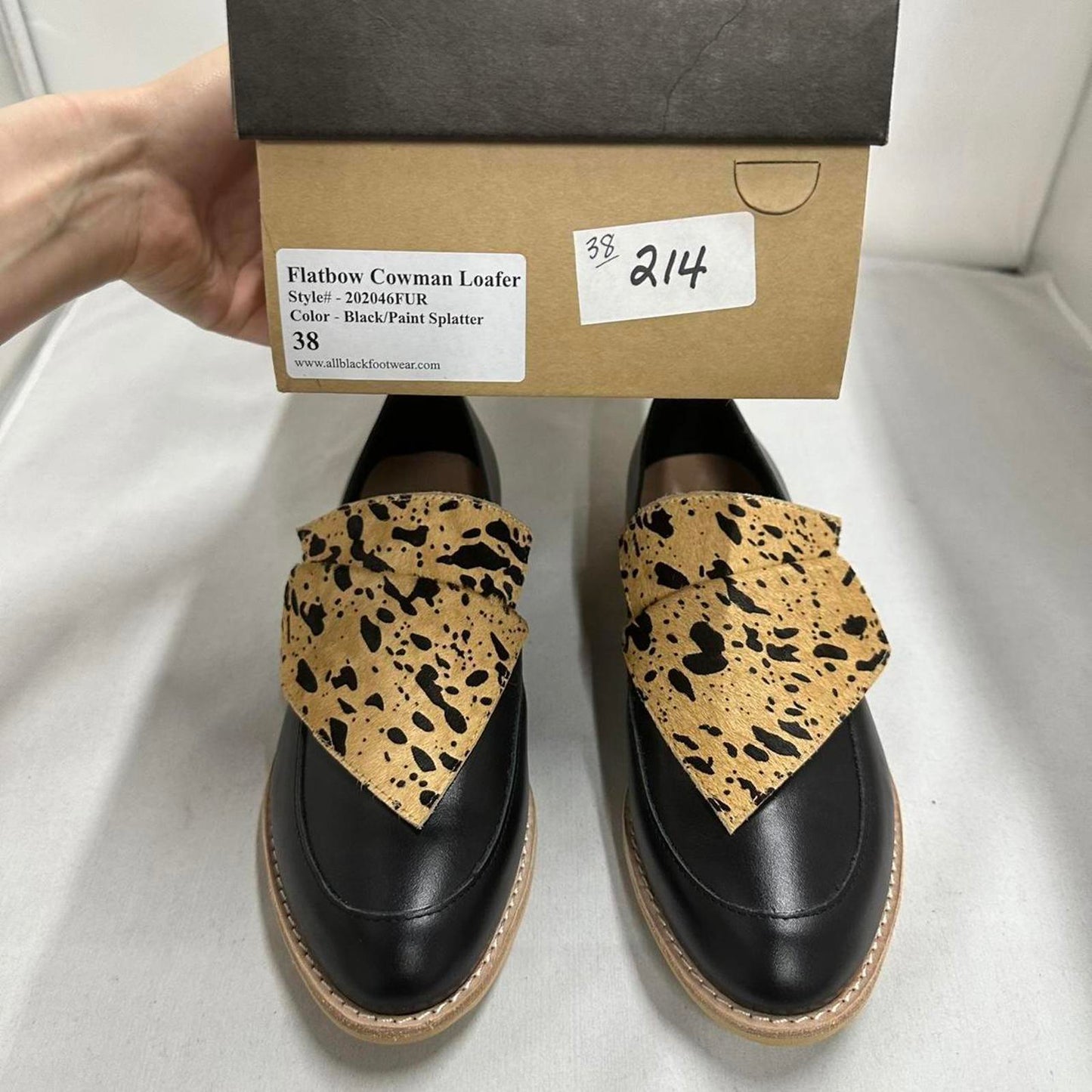 Designer Flatbow Cowman Black and Tan Loafers (38)