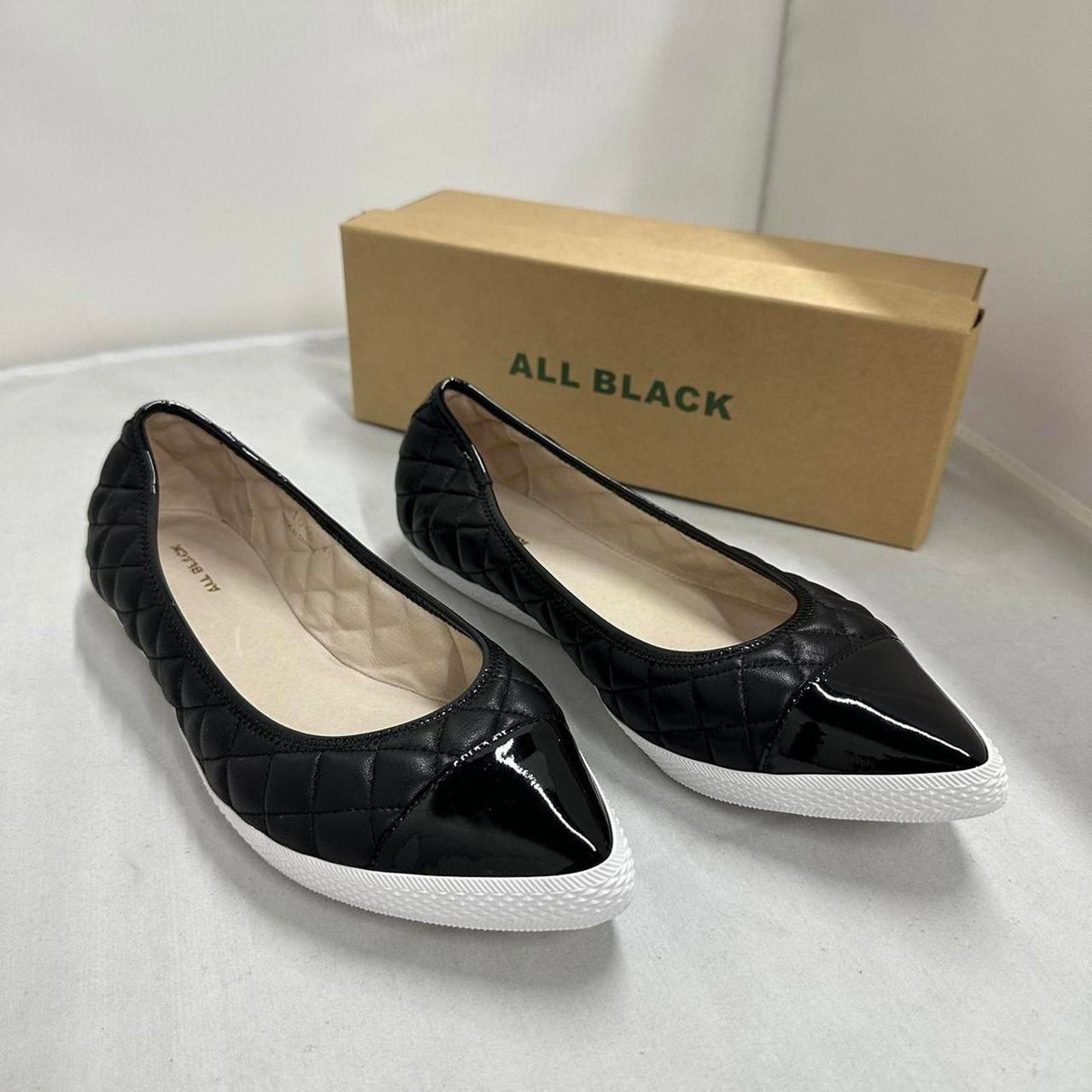 Sleek Black Quilted Sneakers (41)