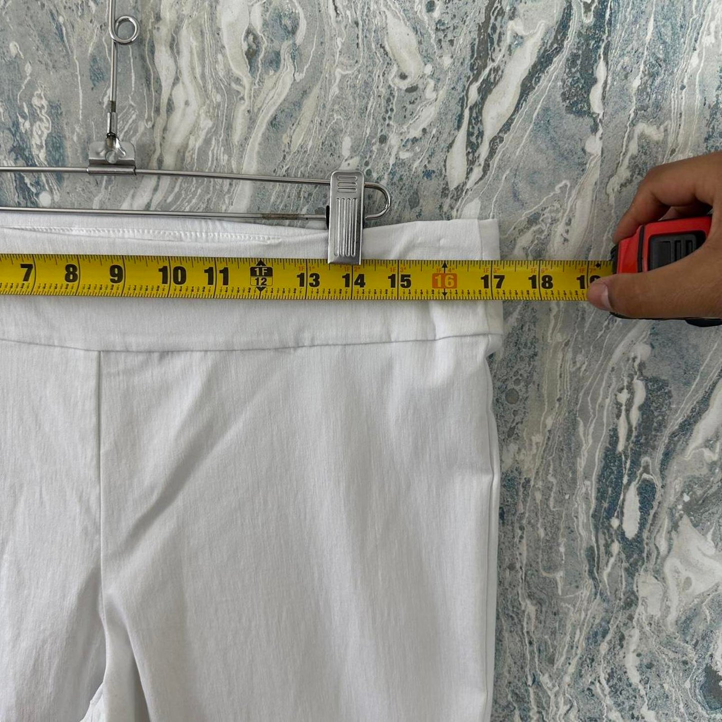 Minimalist White Straight-Leg Pants (14)